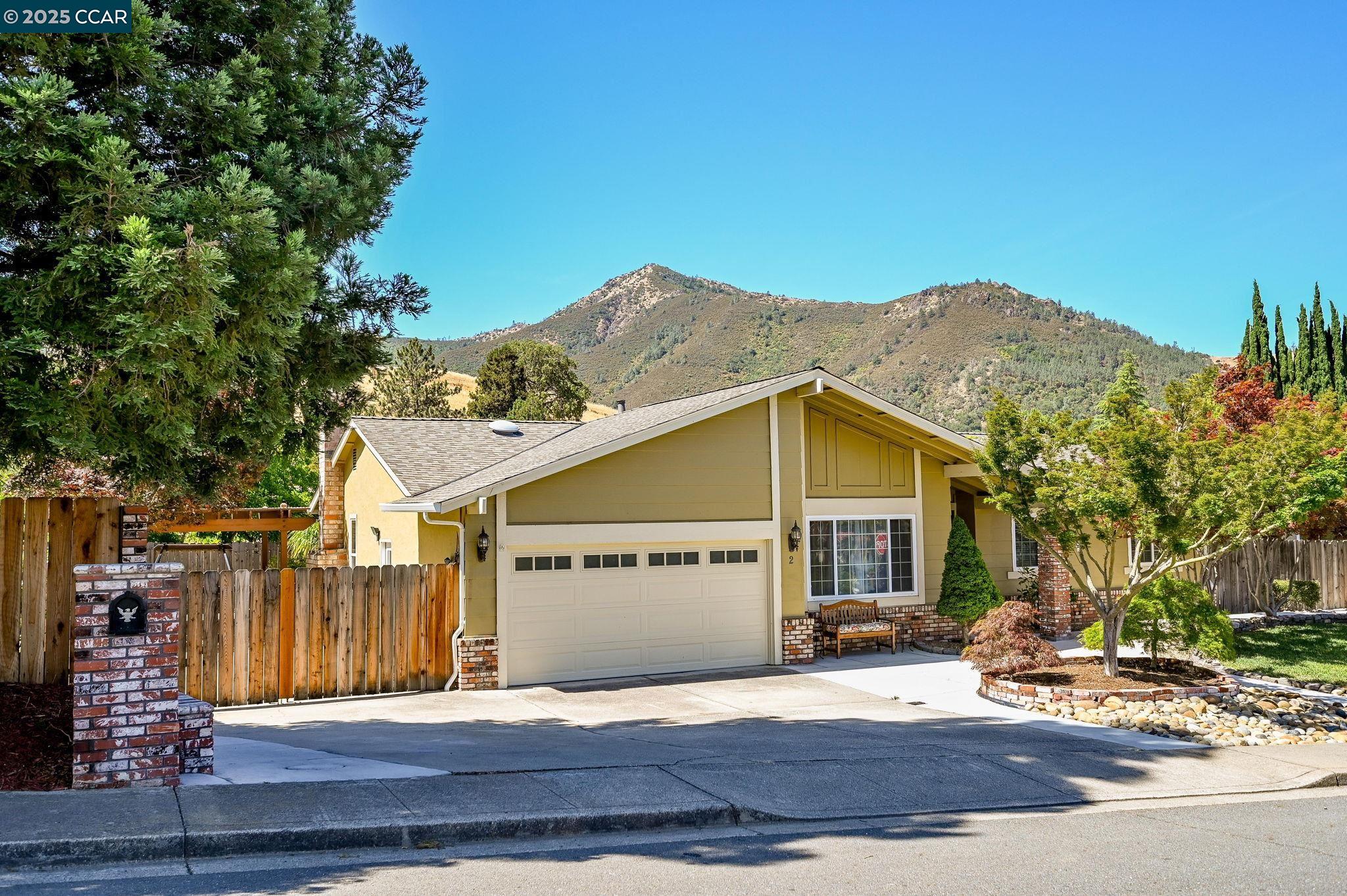 Detail Gallery Image 2 of 31 For 2 Rialto Dr, Clayton,  CA 94517-1754 - 3 Beds | 2 Baths