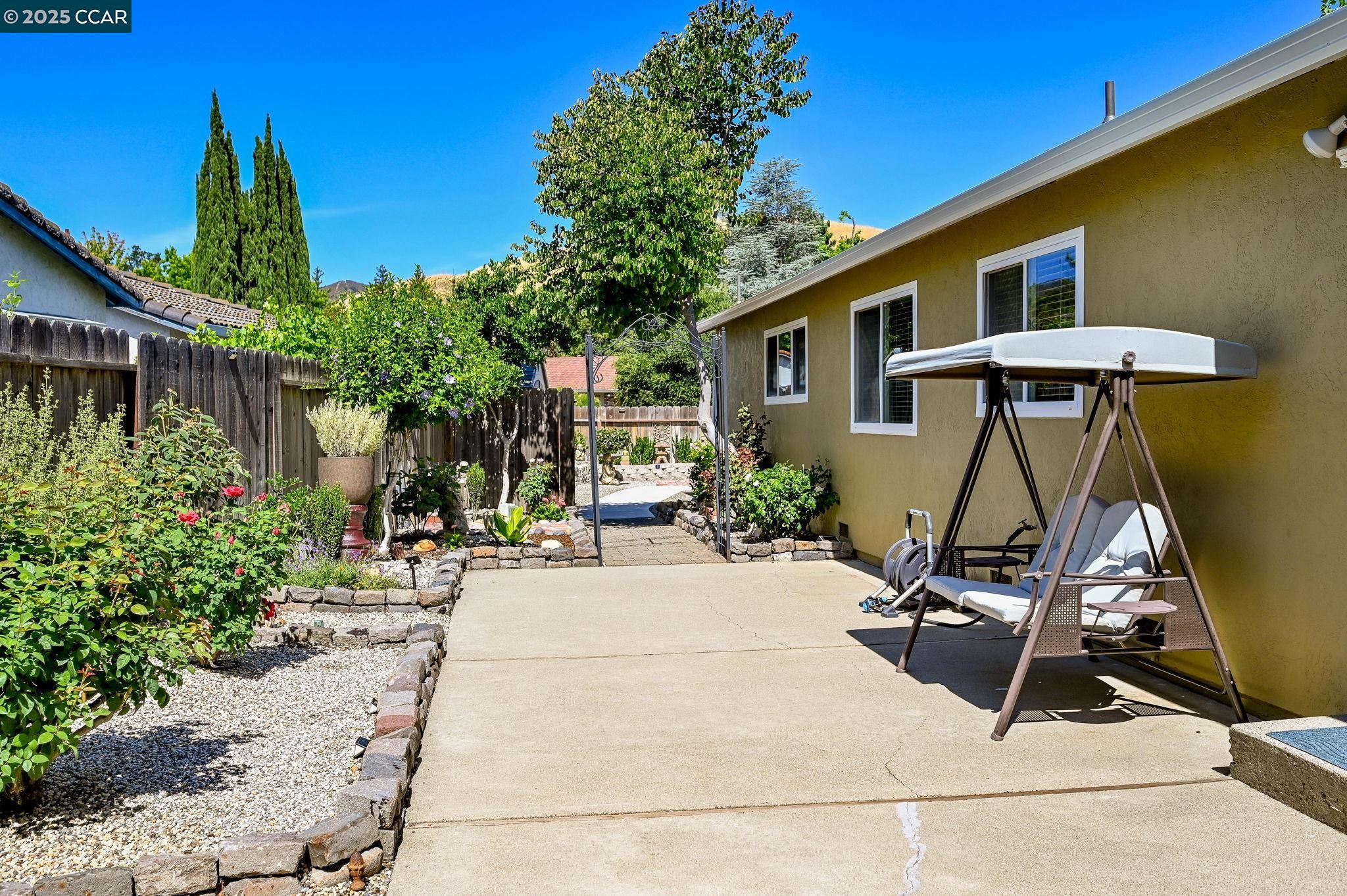 Detail Gallery Image 27 of 31 For 2 Rialto Dr, Clayton,  CA 94517-1754 - 3 Beds | 2 Baths