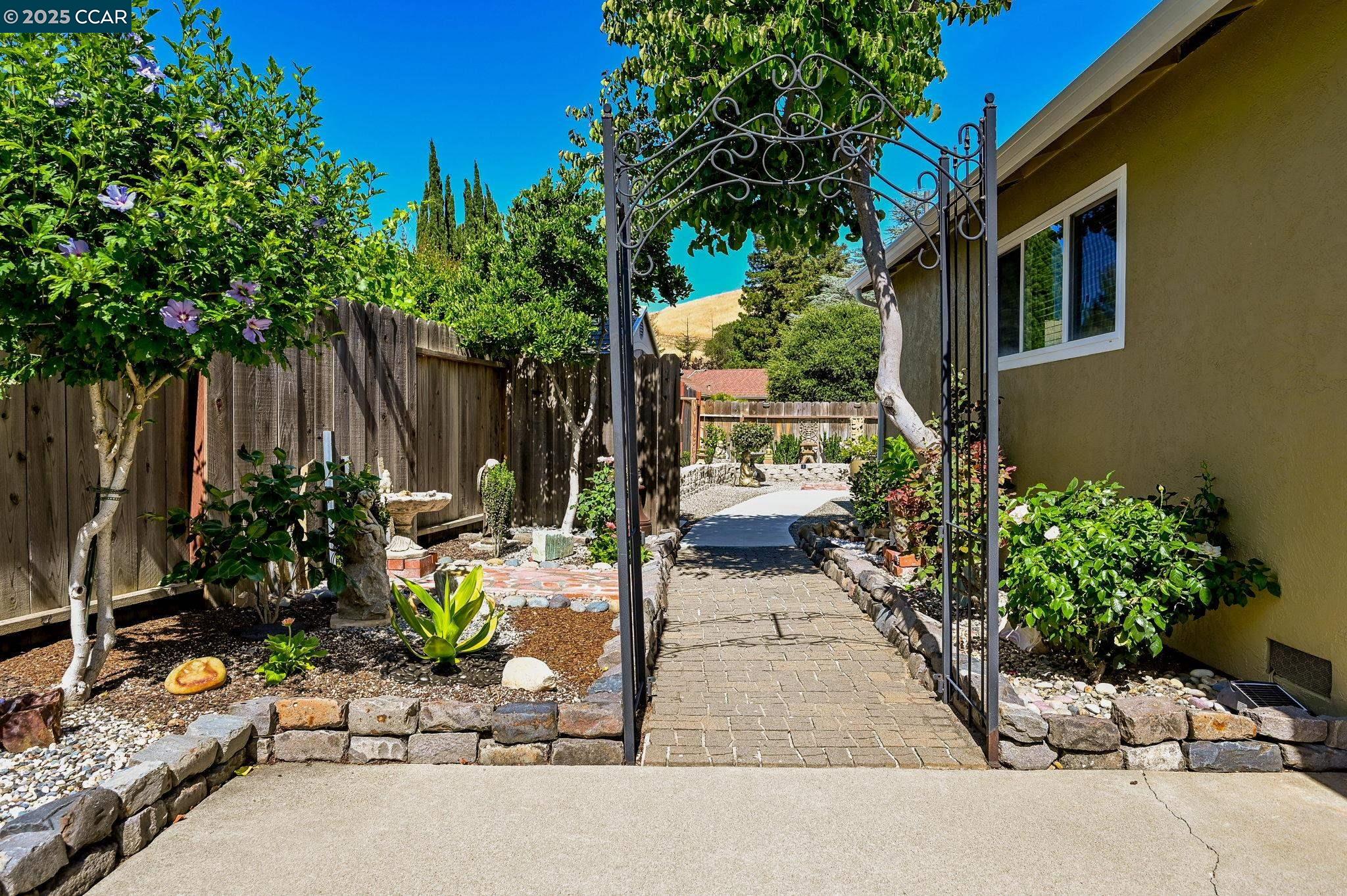 Detail Gallery Image 28 of 31 For 2 Rialto Dr, Clayton,  CA 94517-1754 - 3 Beds | 2 Baths