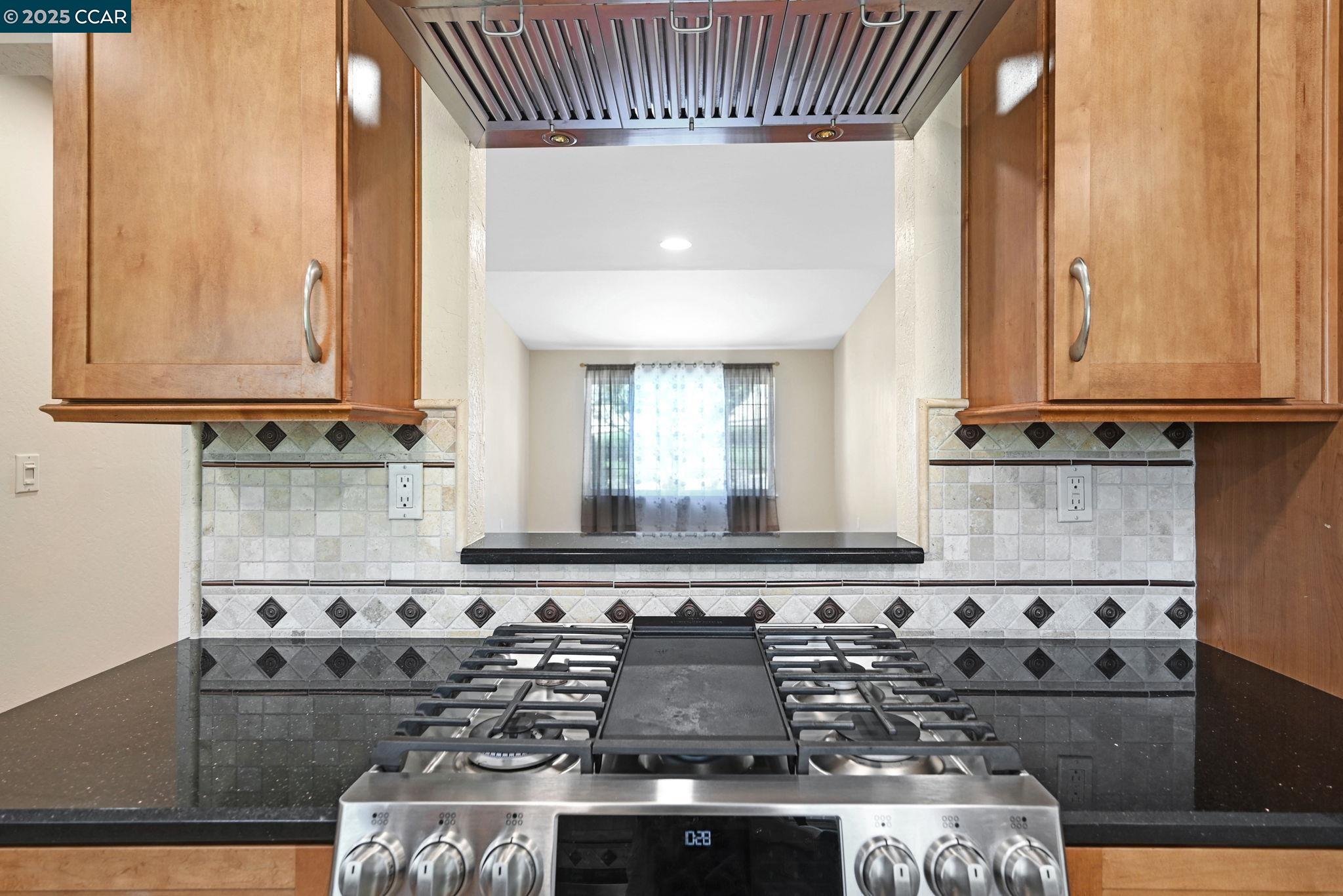 Detail Gallery Image 9 of 31 For 2 Rialto Dr, Clayton,  CA 94517-1754 - 3 Beds | 2 Baths