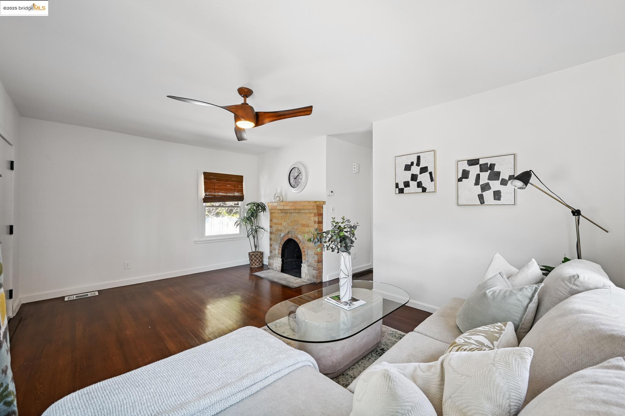 Detail Gallery Image 8 of 42 For 3316 Coolidge Ave, Oakland,  CA 94602 - 2 Beds | 2 Baths