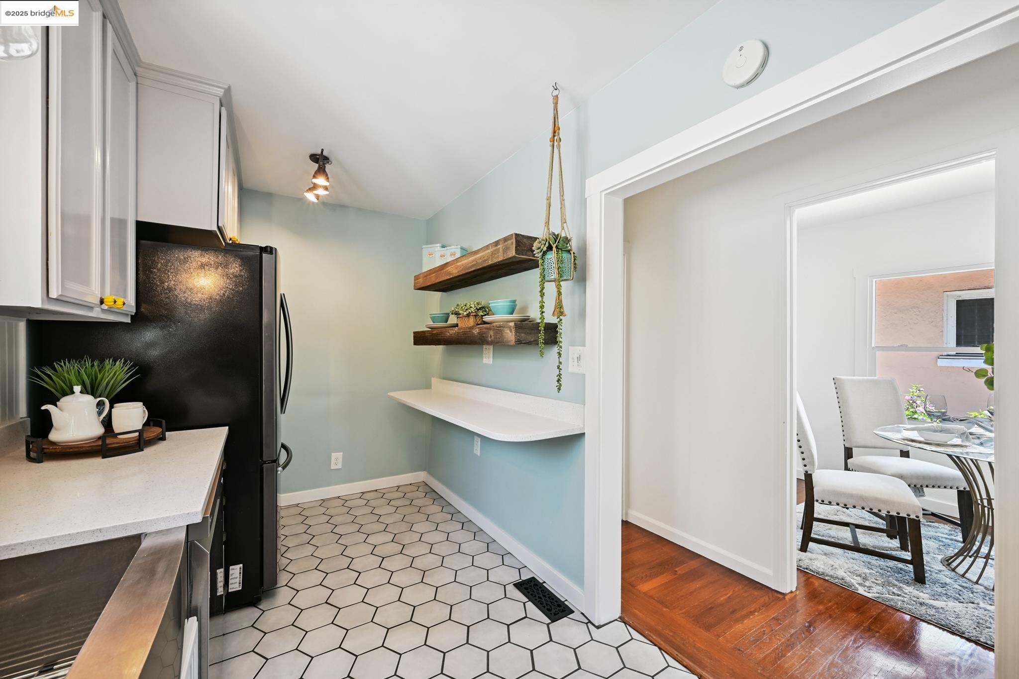 Detail Gallery Image 13 of 42 For 3316 Coolidge Ave, Oakland,  CA 94602 - 2 Beds | 2 Baths