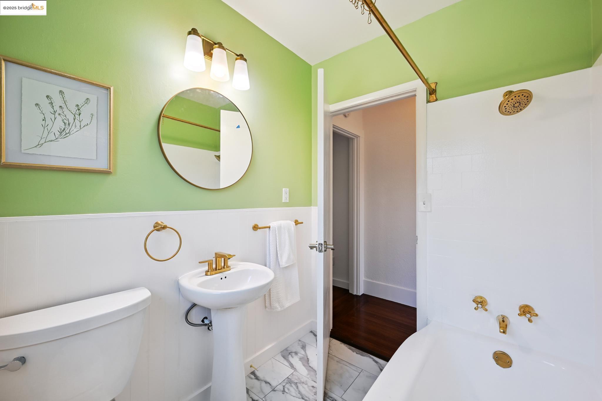 Detail Gallery Image 17 of 42 For 3316 Coolidge Ave, Oakland,  CA 94602 - 2 Beds | 2 Baths