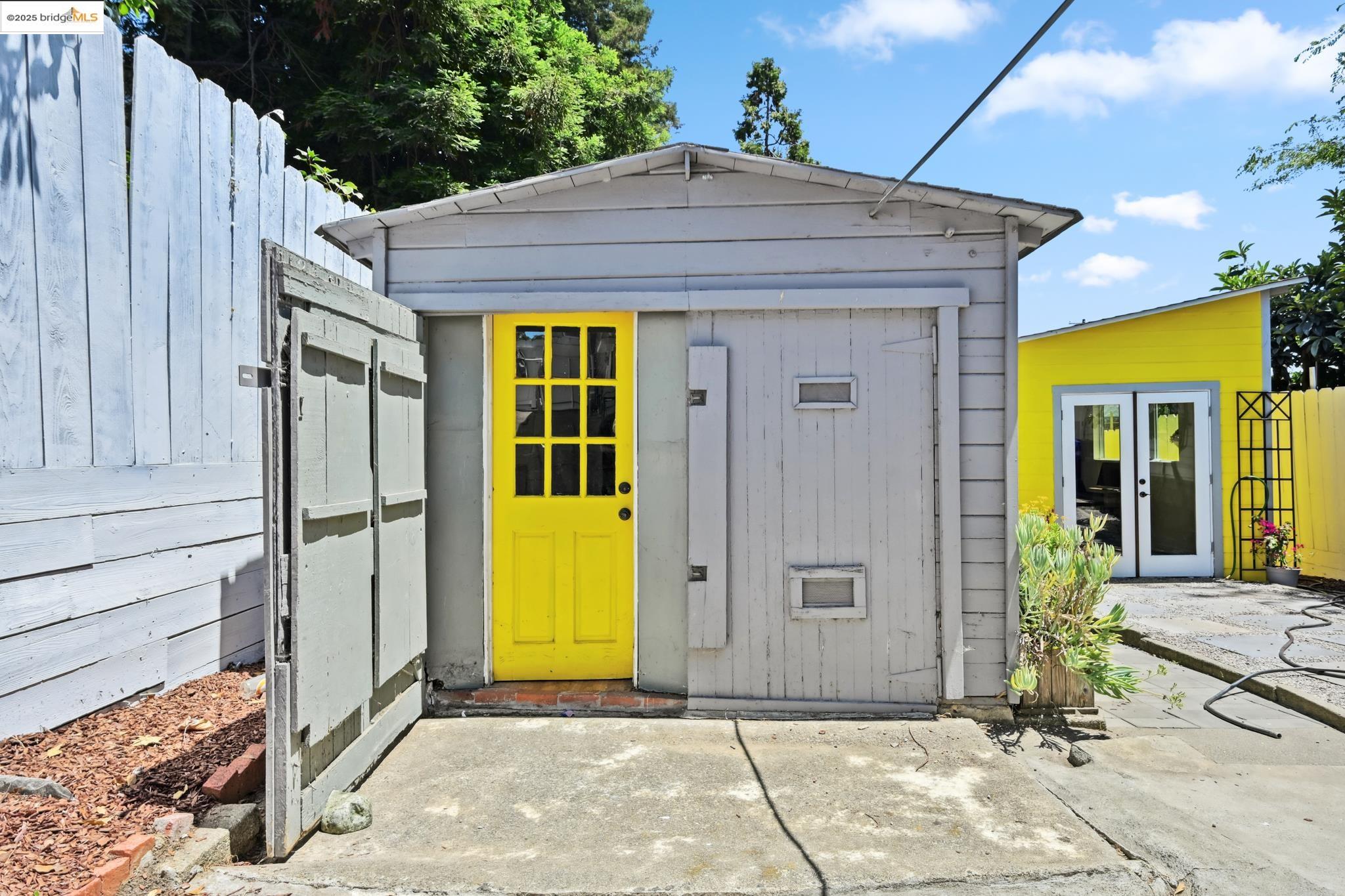 Detail Gallery Image 36 of 42 For 3316 Coolidge Ave, Oakland,  CA 94602 - 2 Beds | 2 Baths