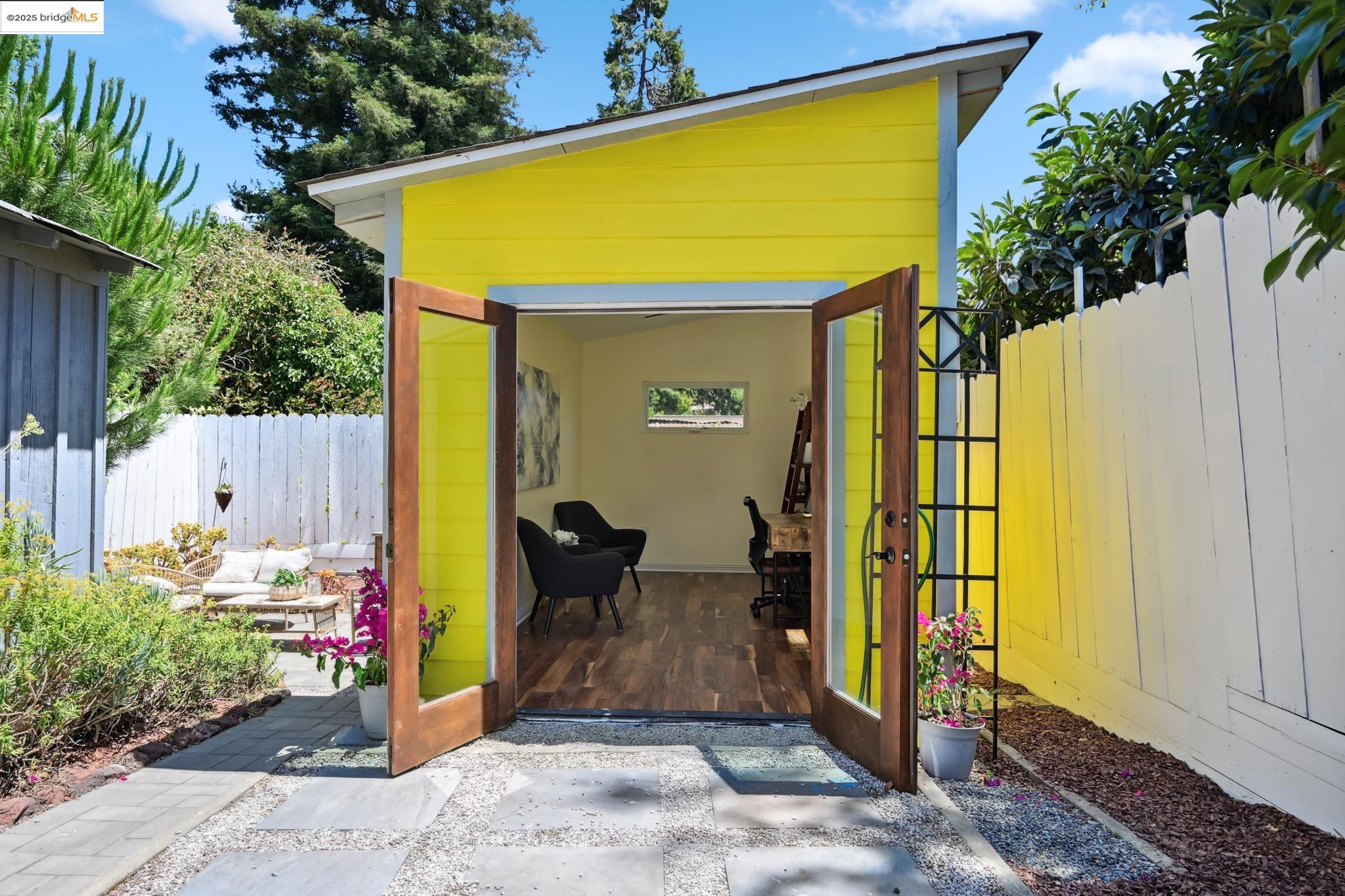 Detail Gallery Image 38 of 42 For 3316 Coolidge Ave, Oakland,  CA 94602 - 2 Beds | 2 Baths