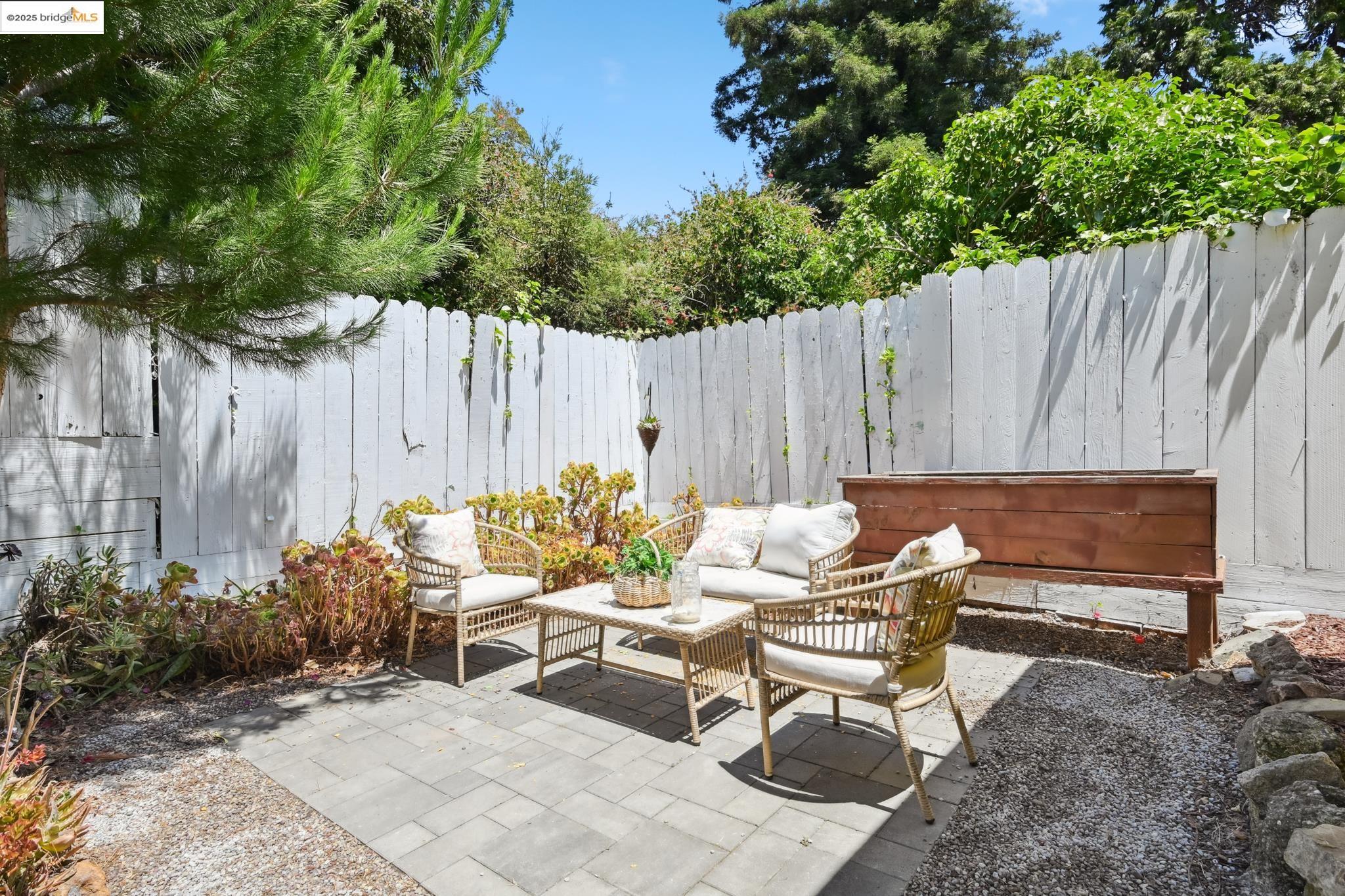 Detail Gallery Image 42 of 42 For 3316 Coolidge Ave, Oakland,  CA 94602 - 2 Beds | 2 Baths