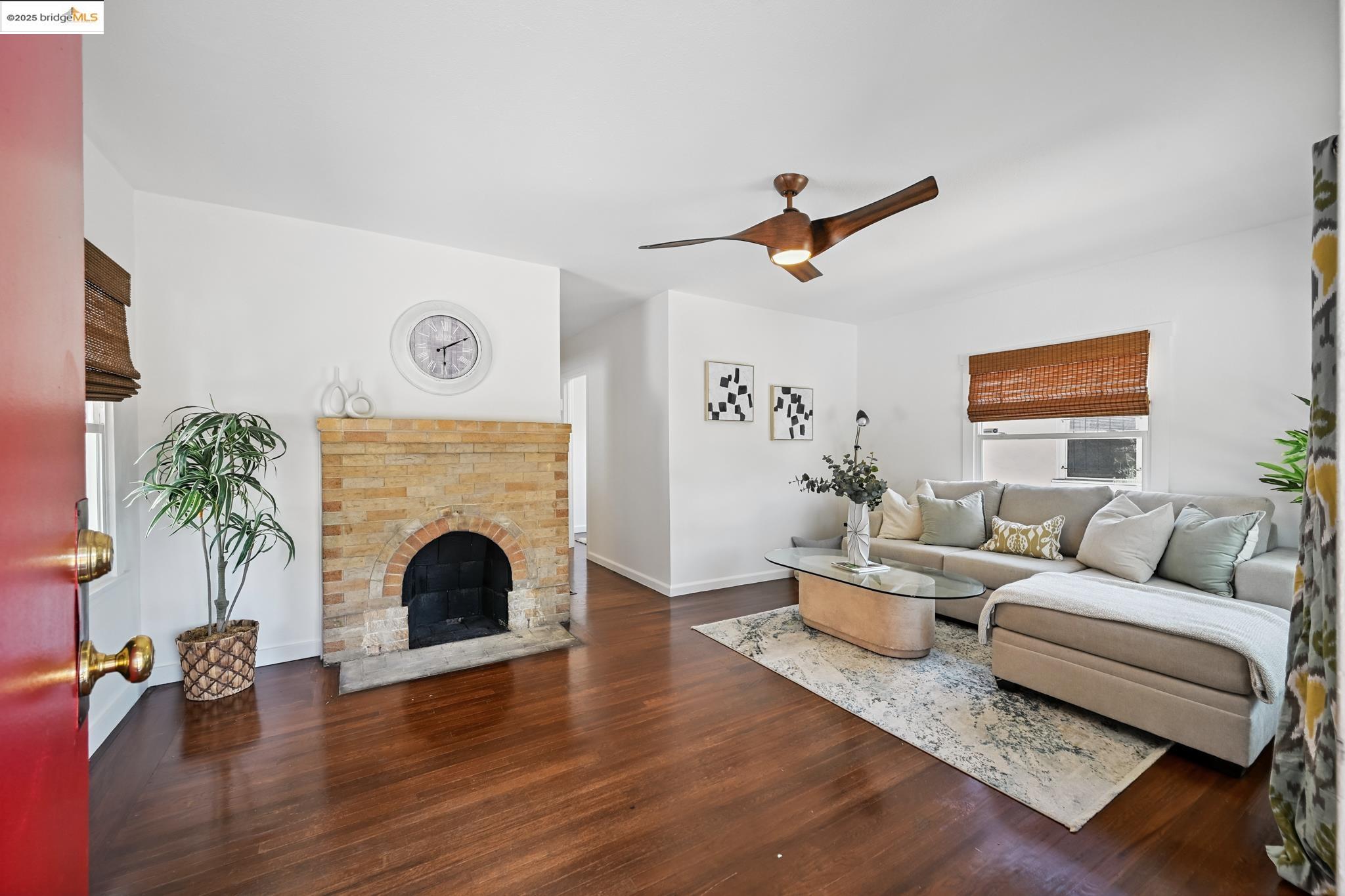 Detail Gallery Image 5 of 42 For 3316 Coolidge Ave, Oakland,  CA 94602 - 2 Beds | 2 Baths