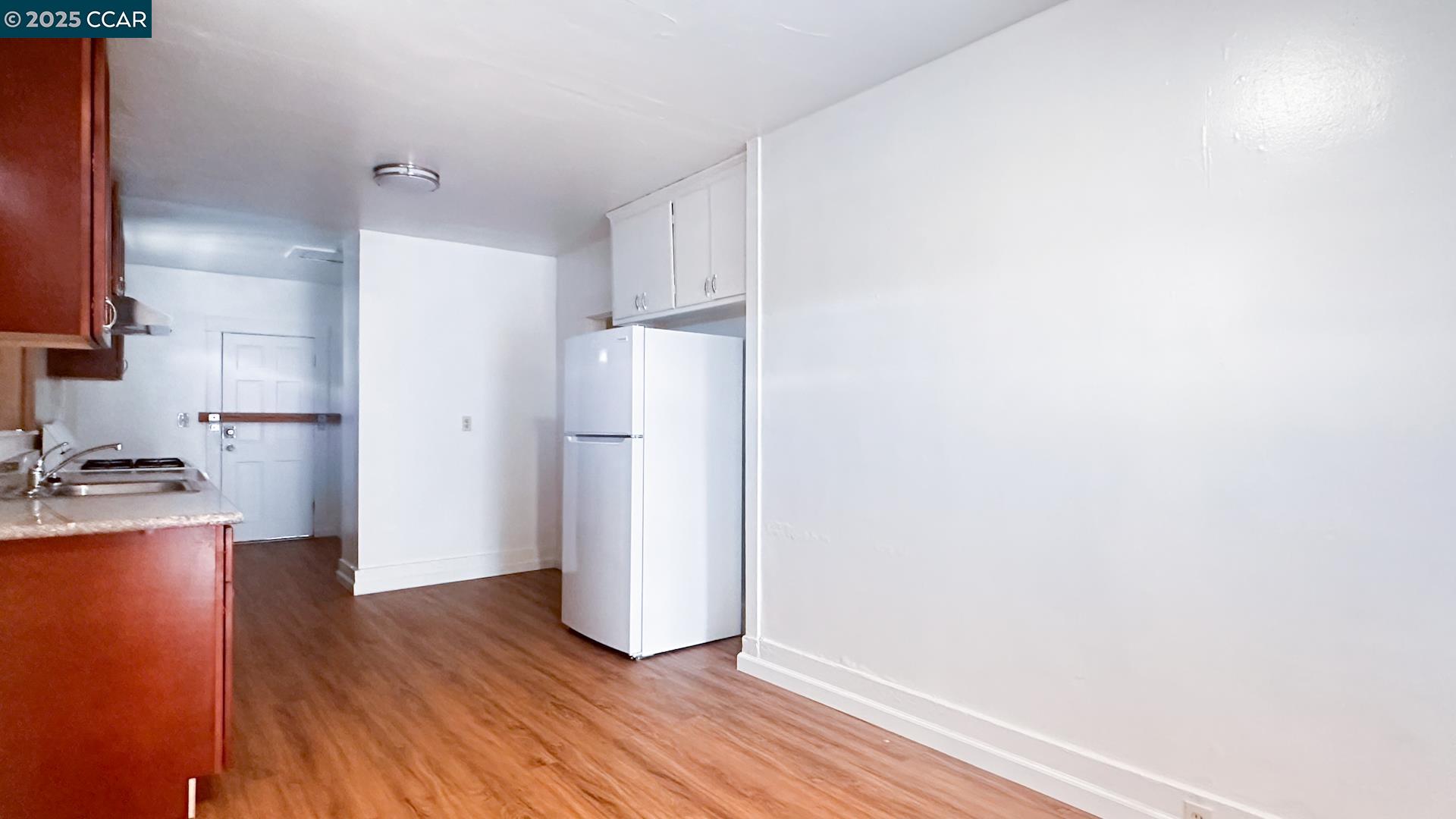 Detail Gallery Image 4 of 4 For 3316 Macarthur Blvd, Oakland,  CA 94602 - 2 Beds | 1 Baths