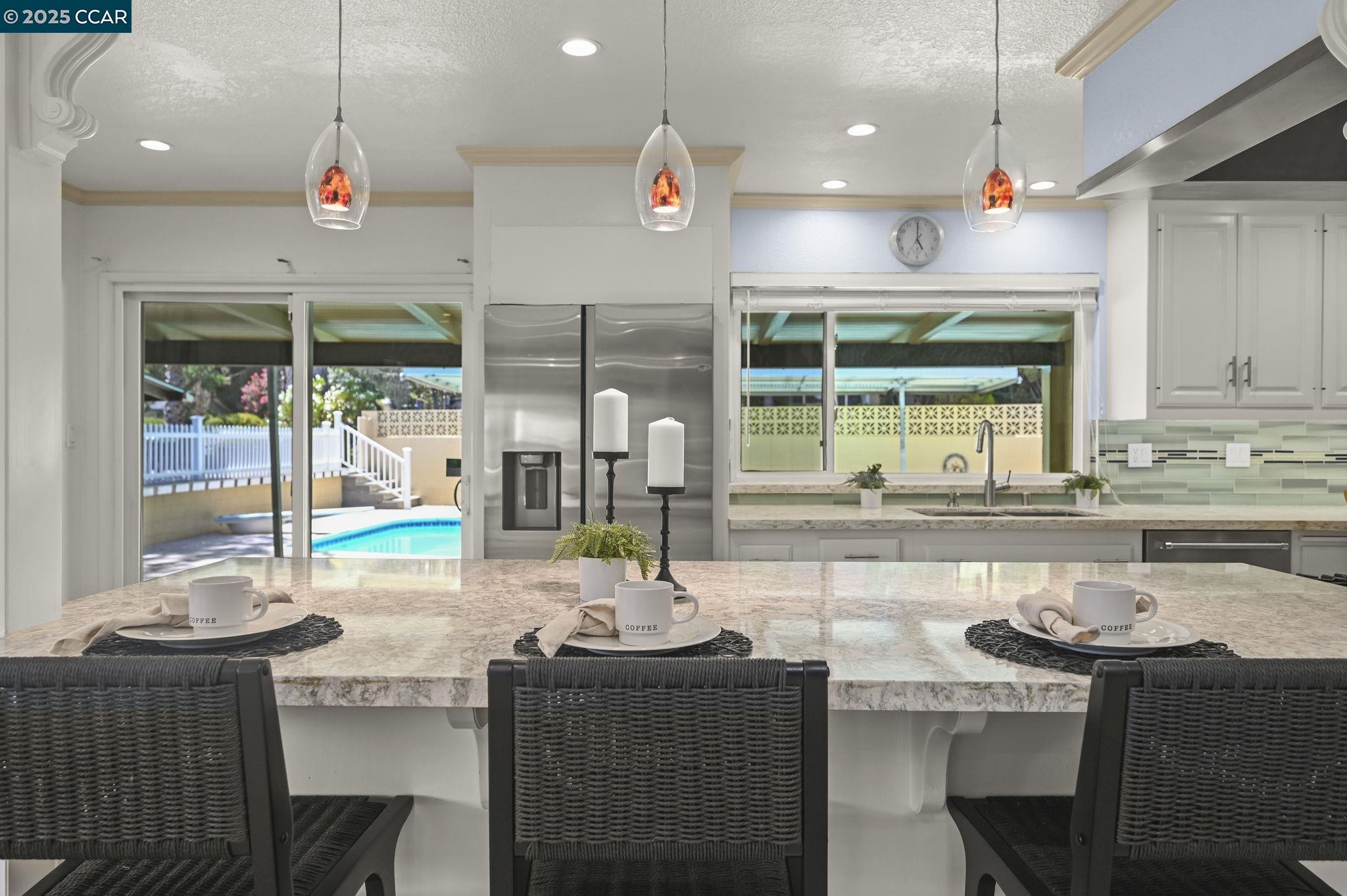 Detail Gallery Image 14 of 60 For 3698 De Rosa Ct, Concord,  CA 94518 - 6 Beds | 4/1 Baths