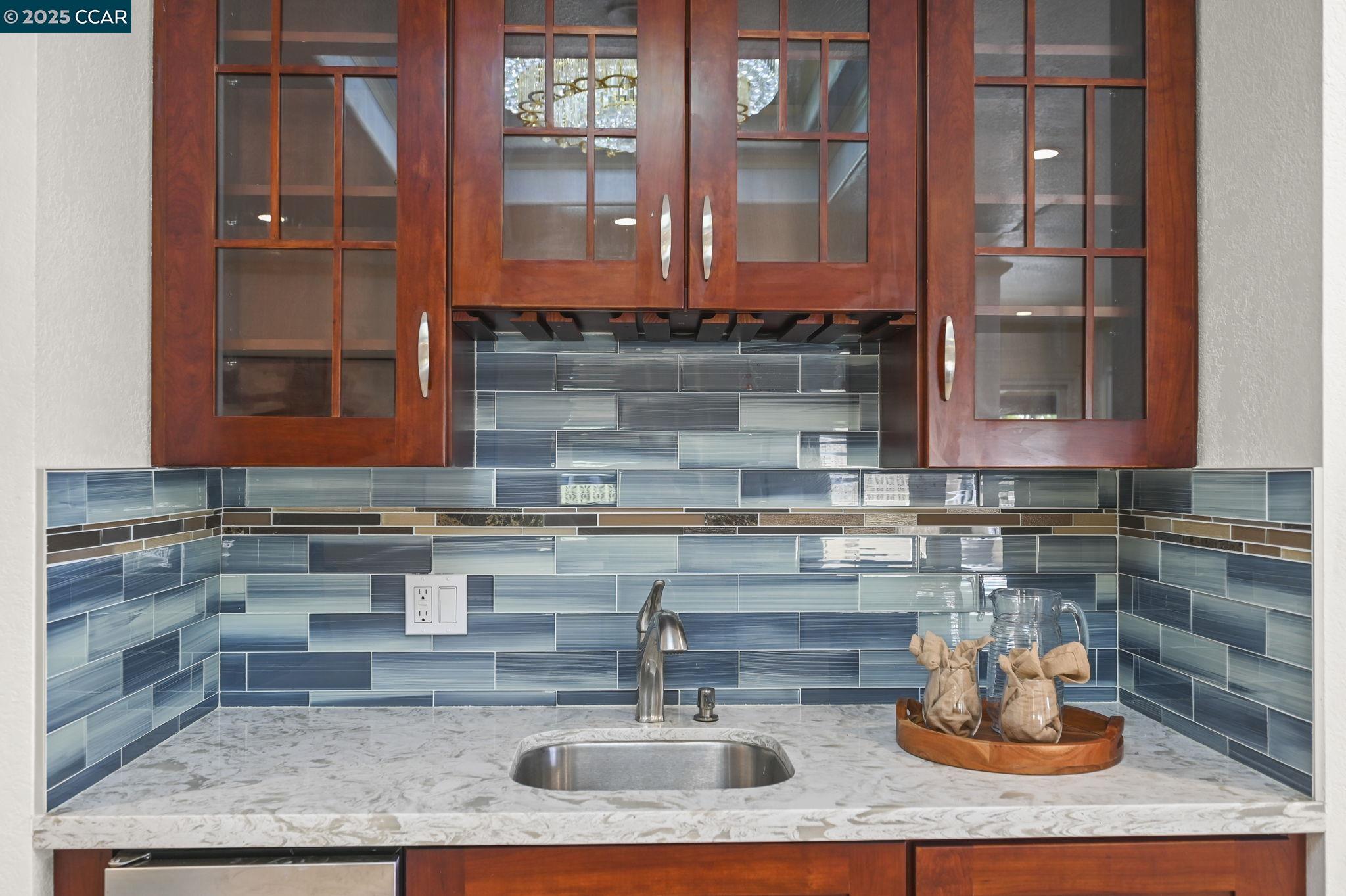 Detail Gallery Image 16 of 60 For 3698 De Rosa Ct, Concord,  CA 94518 - 6 Beds | 4/1 Baths
