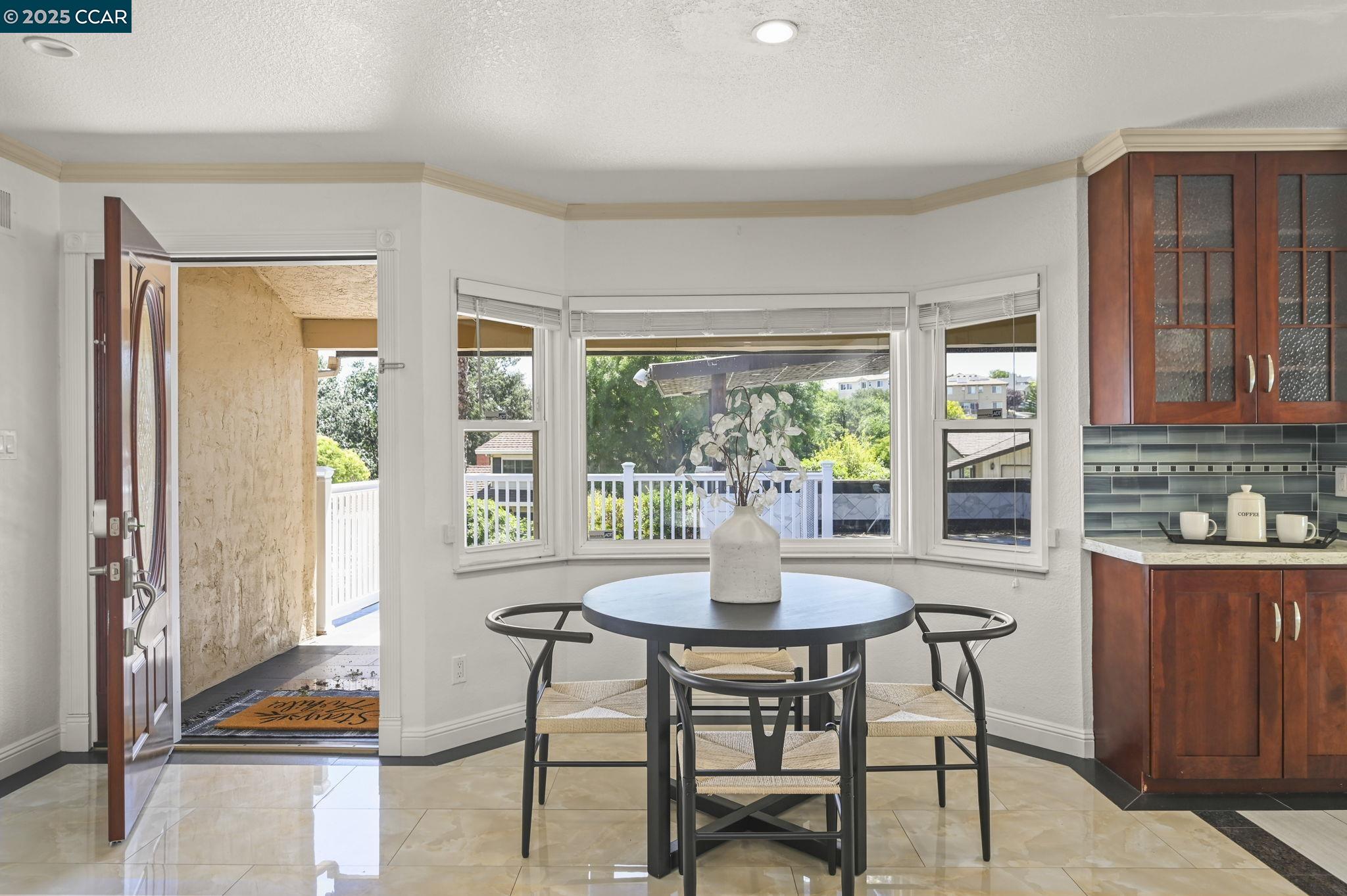 Detail Gallery Image 18 of 60 For 3698 De Rosa Ct, Concord,  CA 94518 - 6 Beds | 4/1 Baths