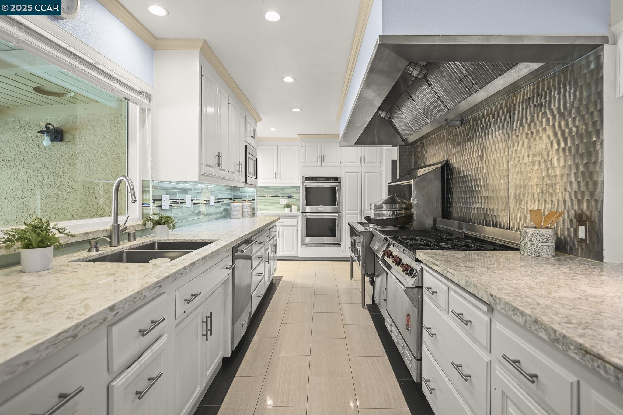 Detail Gallery Image 21 of 60 For 3698 De Rosa Ct, Concord,  CA 94518 - 6 Beds | 4/1 Baths