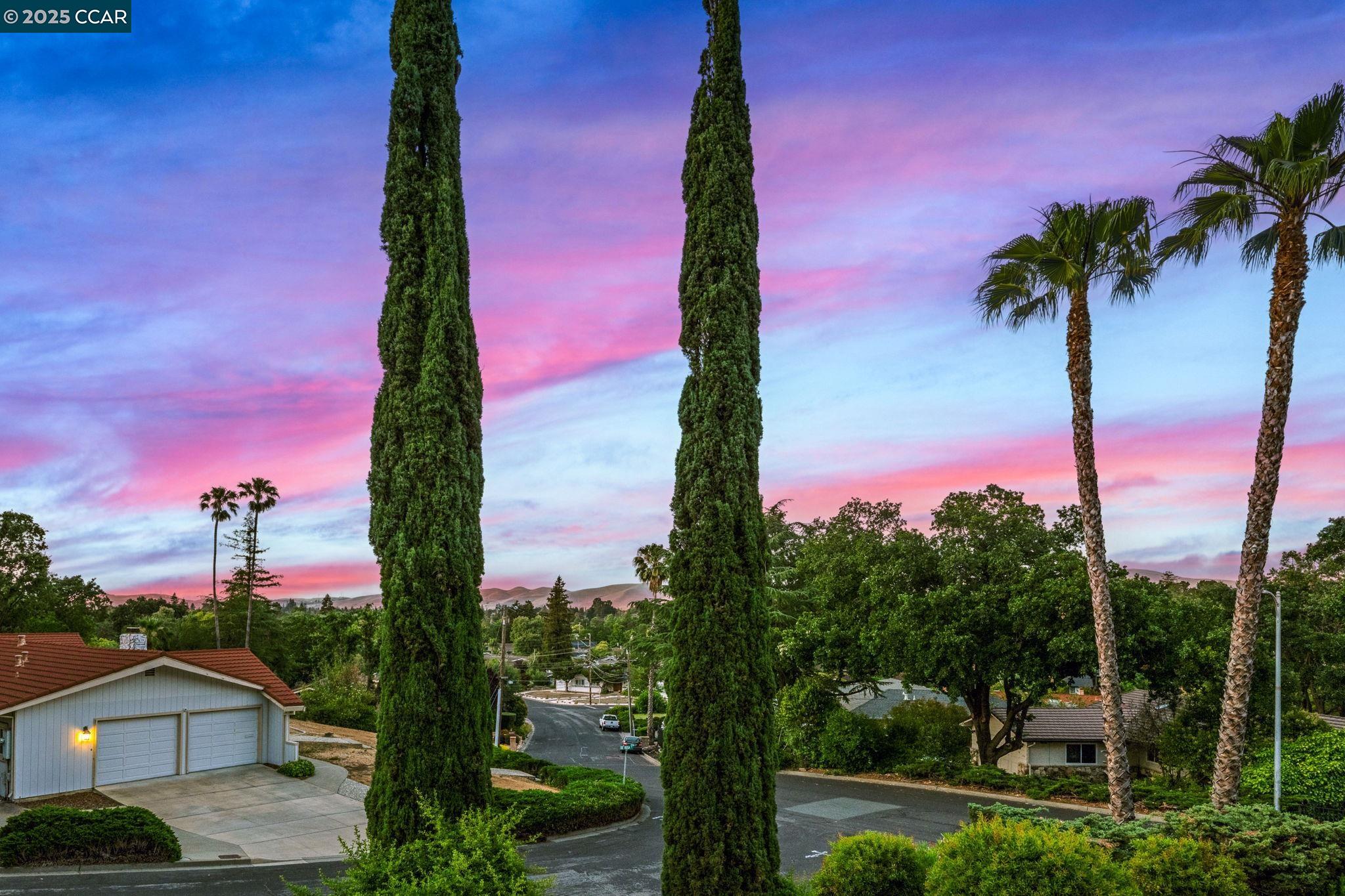 Detail Gallery Image 25 of 60 For 3698 De Rosa Ct, Concord,  CA 94518 - 6 Beds | 4/1 Baths