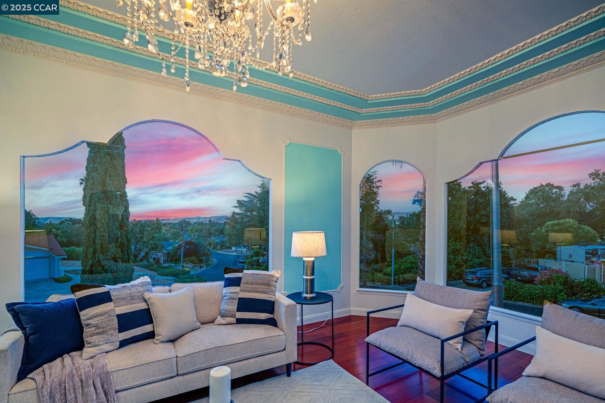 Detail Gallery Image 8 of 60 For 3698 De Rosa Ct, Concord,  CA 94518 - 6 Beds | 4/1 Baths