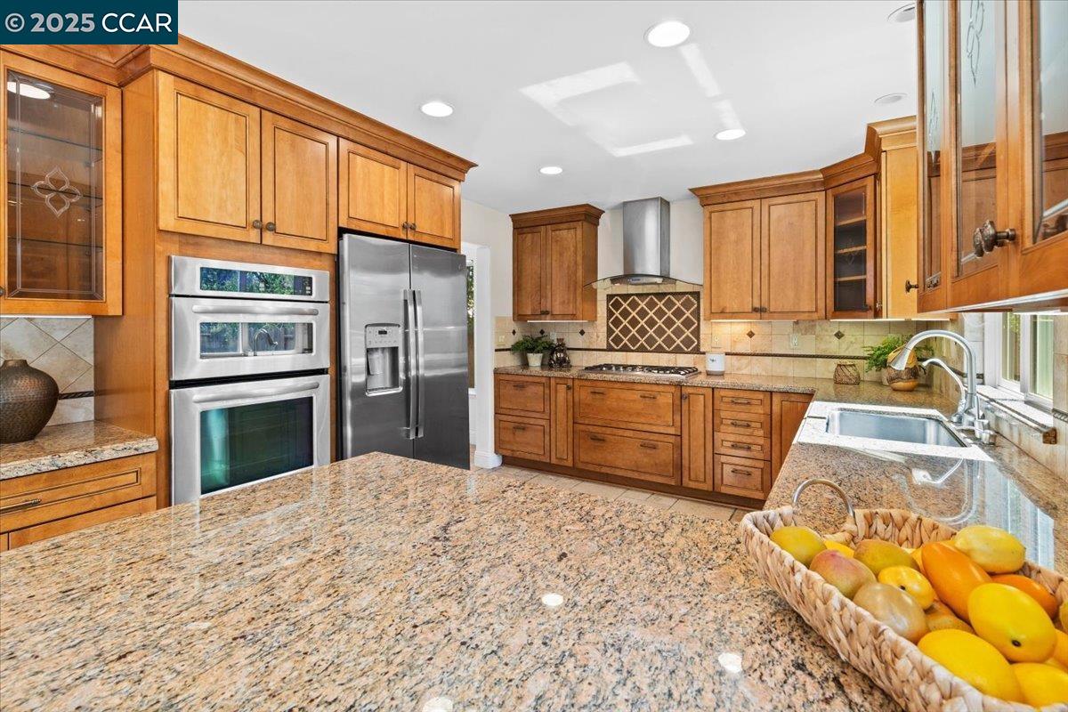 Detail Gallery Image 12 of 26 For 4129 Spaulding St, Antioch,  CA 94531 - 3 Beds | 2/1 Baths