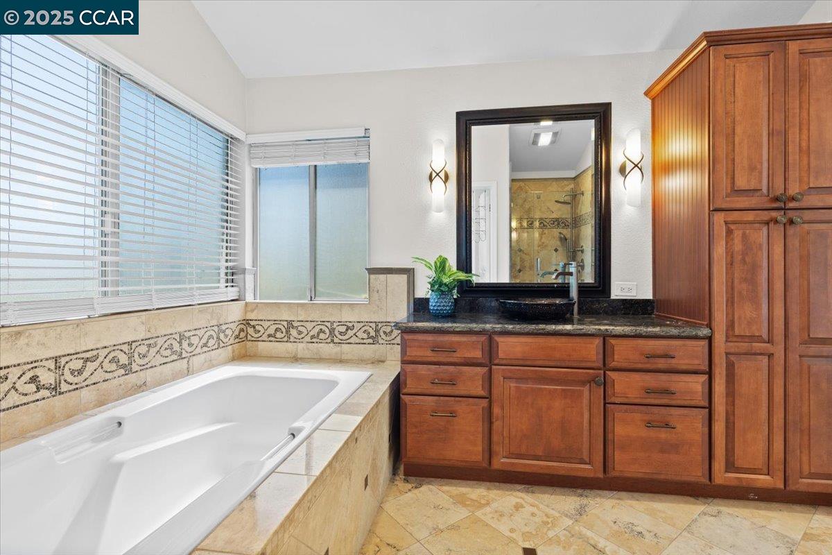 Detail Gallery Image 17 of 26 For 4129 Spaulding St, Antioch,  CA 94531 - 3 Beds | 2/1 Baths