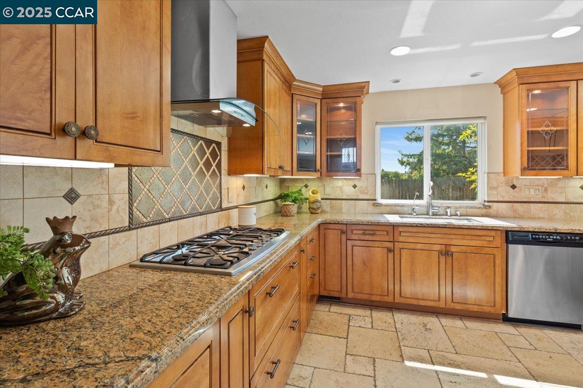 Detail Gallery Image 9 of 26 For 4129 Spaulding St, Antioch,  CA 94531 - 3 Beds | 2/1 Baths