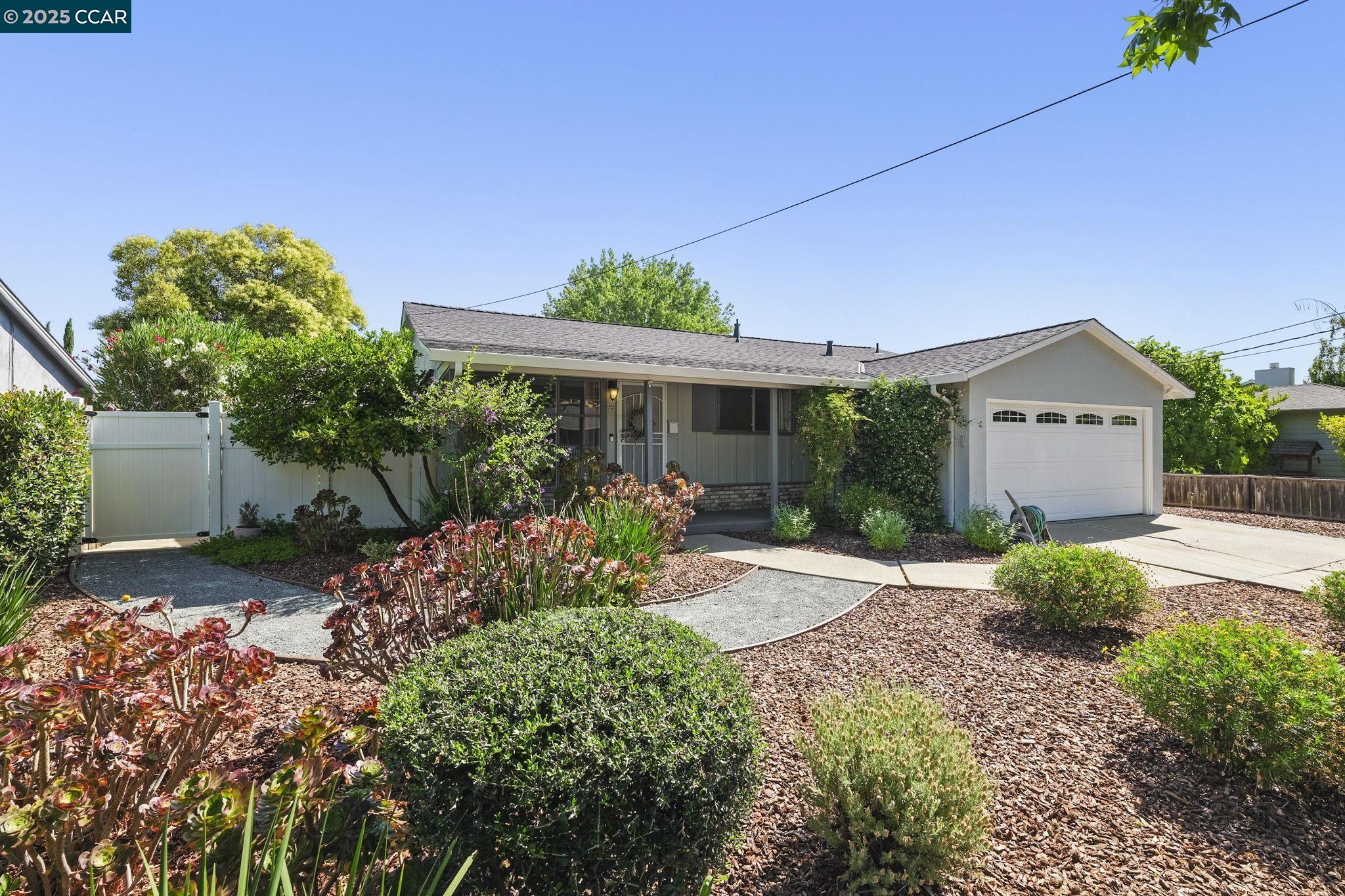Detail Gallery Image 1 of 1 For 5503 Michigan Blvd, Concord,  CA 94521 - 3 Beds | 2 Baths