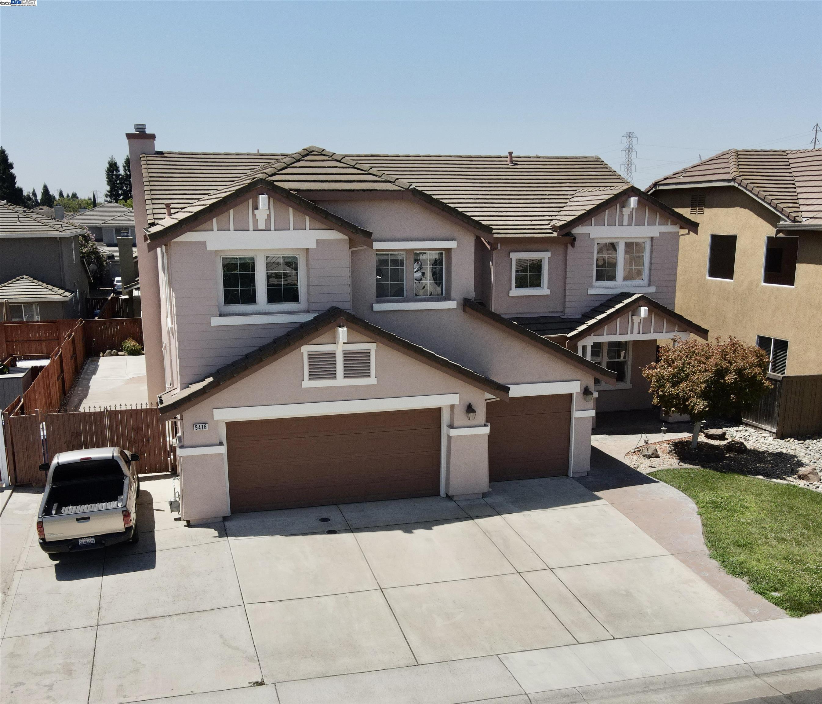 Detail Gallery Image 3 of 39 For 9416 Lyndley Plaza Way, Elk Grove,  CA 95624 - 4 Beds | 3 Baths