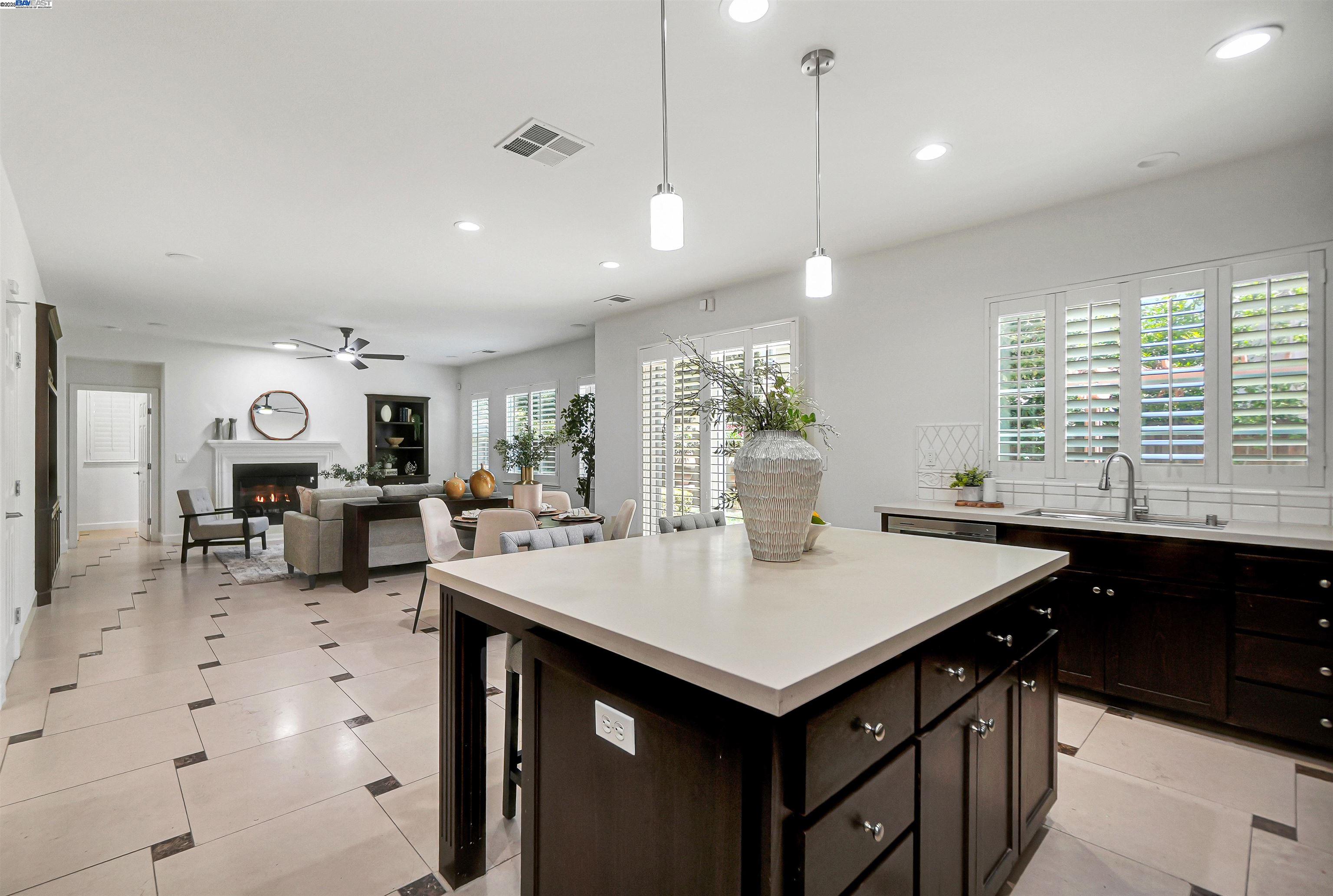 Detail Gallery Image 16 of 57 For 671 W Questa Trl, Mountain House,  CA 95391 - 4 Beds | 3/1 Baths