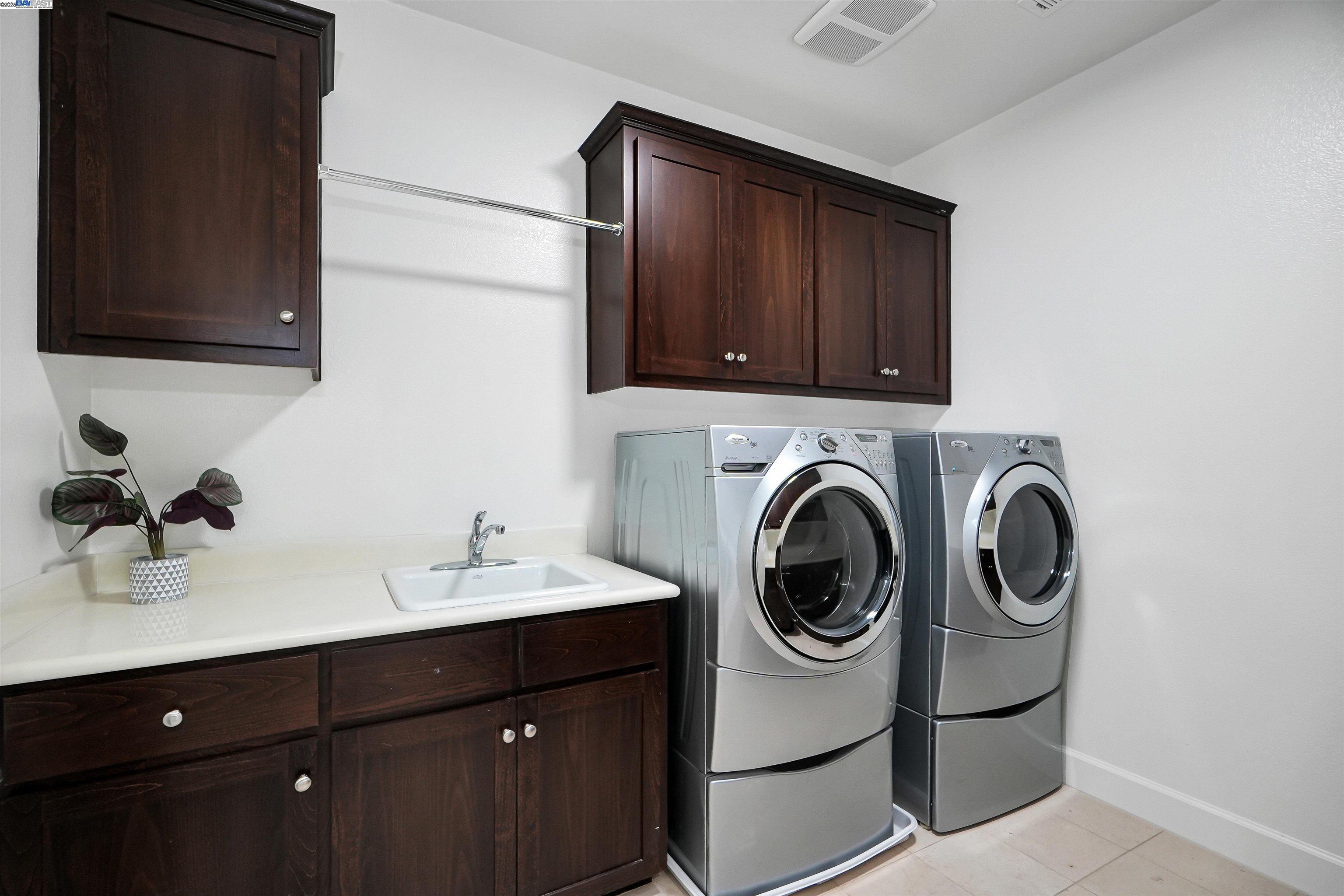 Detail Gallery Image 33 of 57 For 671 W Questa Trl, Mountain House,  CA 95391 - 4 Beds | 3/1 Baths