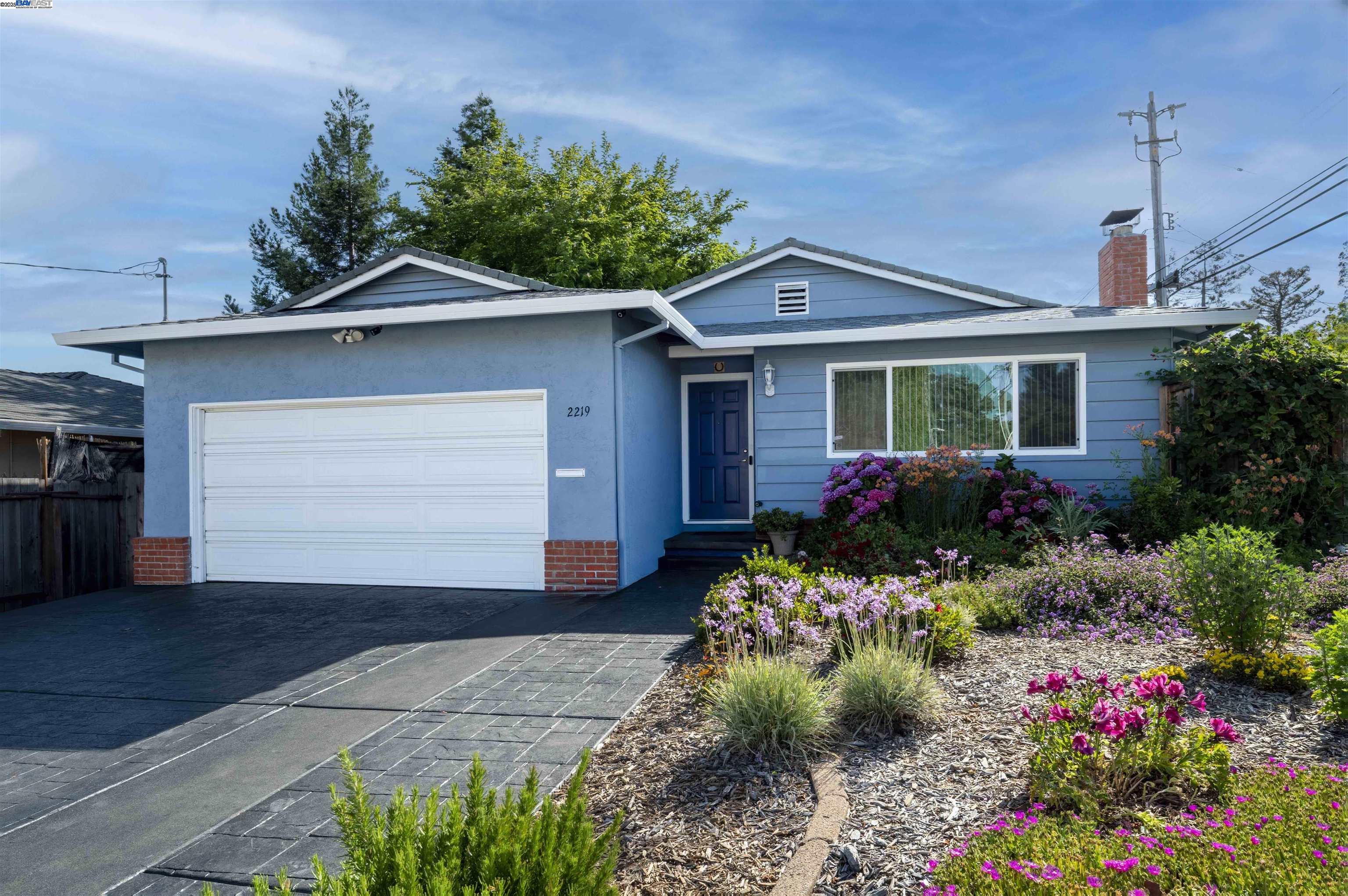 Detail Gallery Image 1 of 1 For 2219 Dexter Way, Hayward,  CA 94541 - 3 Beds | 2 Baths