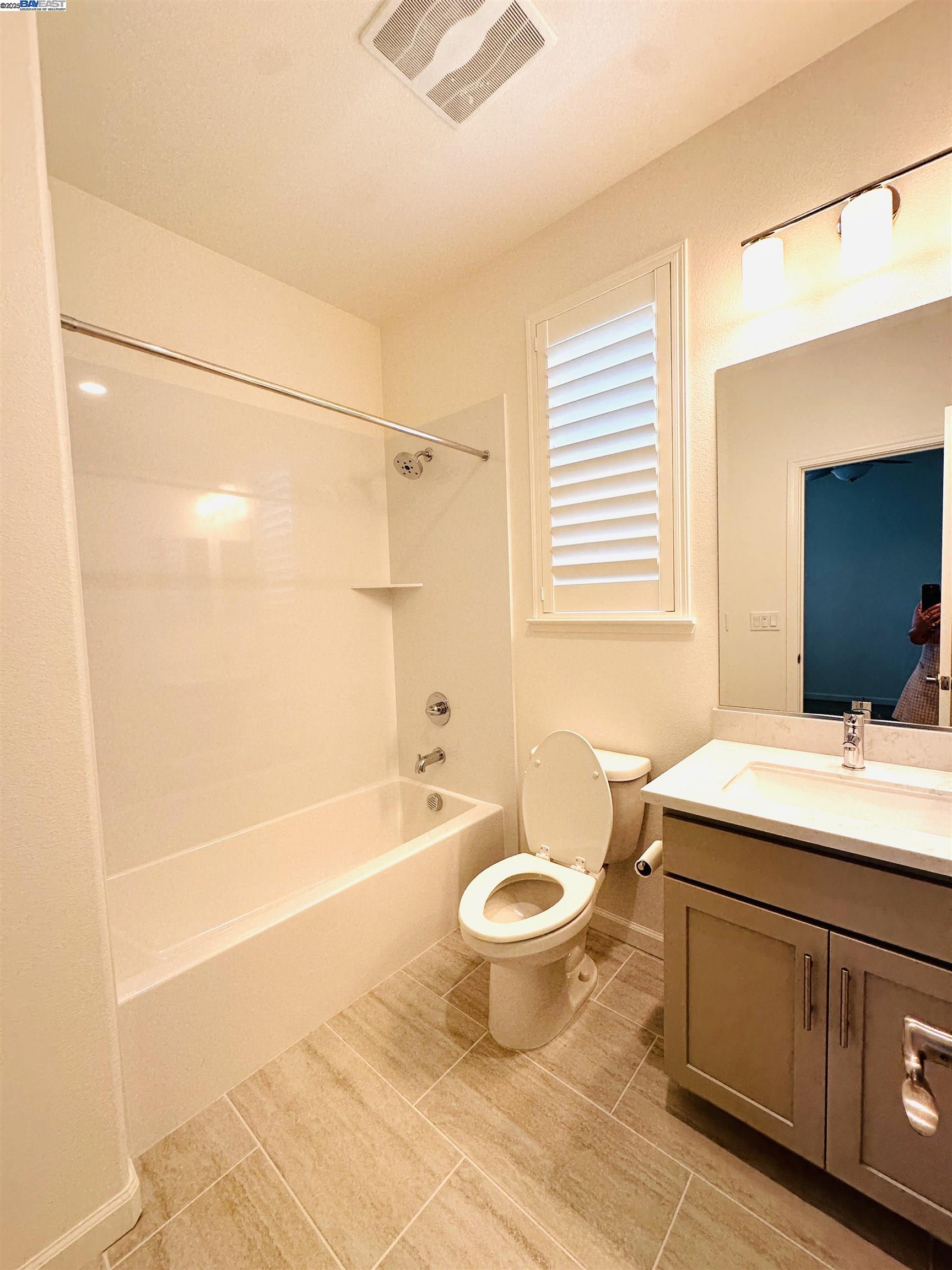 Detail Gallery Image 11 of 20 For 2829 Saltpond Cmn, Livermore,  CA 94550 - 3 Beds | 3/1 Baths