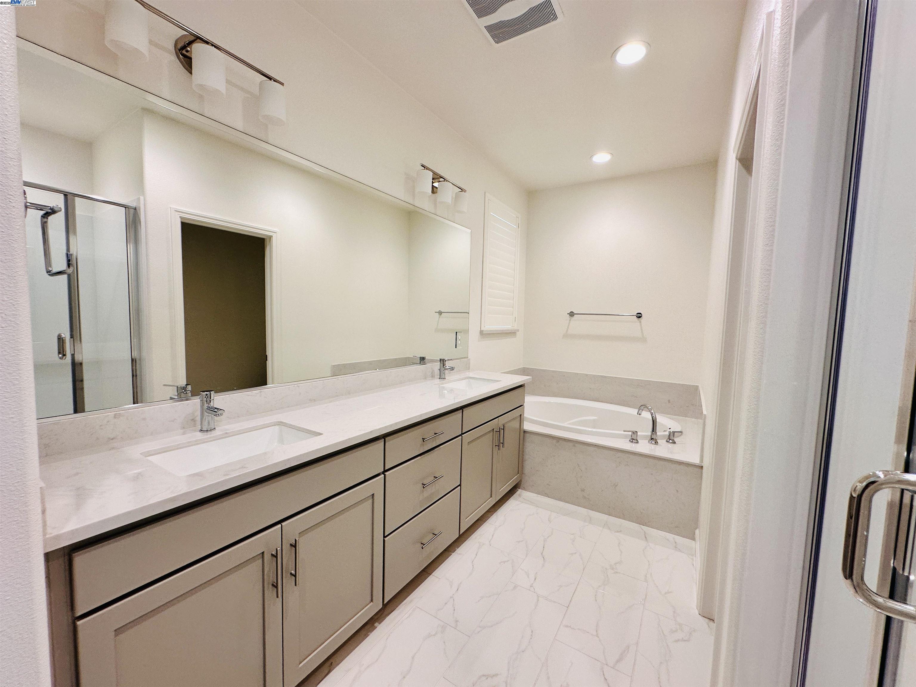Detail Gallery Image 13 of 20 For 2829 Saltpond Cmn, Livermore,  CA 94550 - 3 Beds | 3/1 Baths