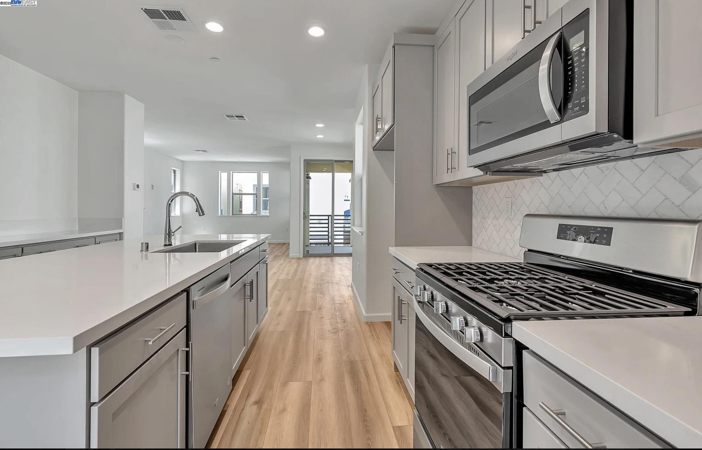 Detail Gallery Image 5 of 20 For 2829 Saltpond Cmn, Livermore,  CA 94550 - 3 Beds | 3/1 Baths