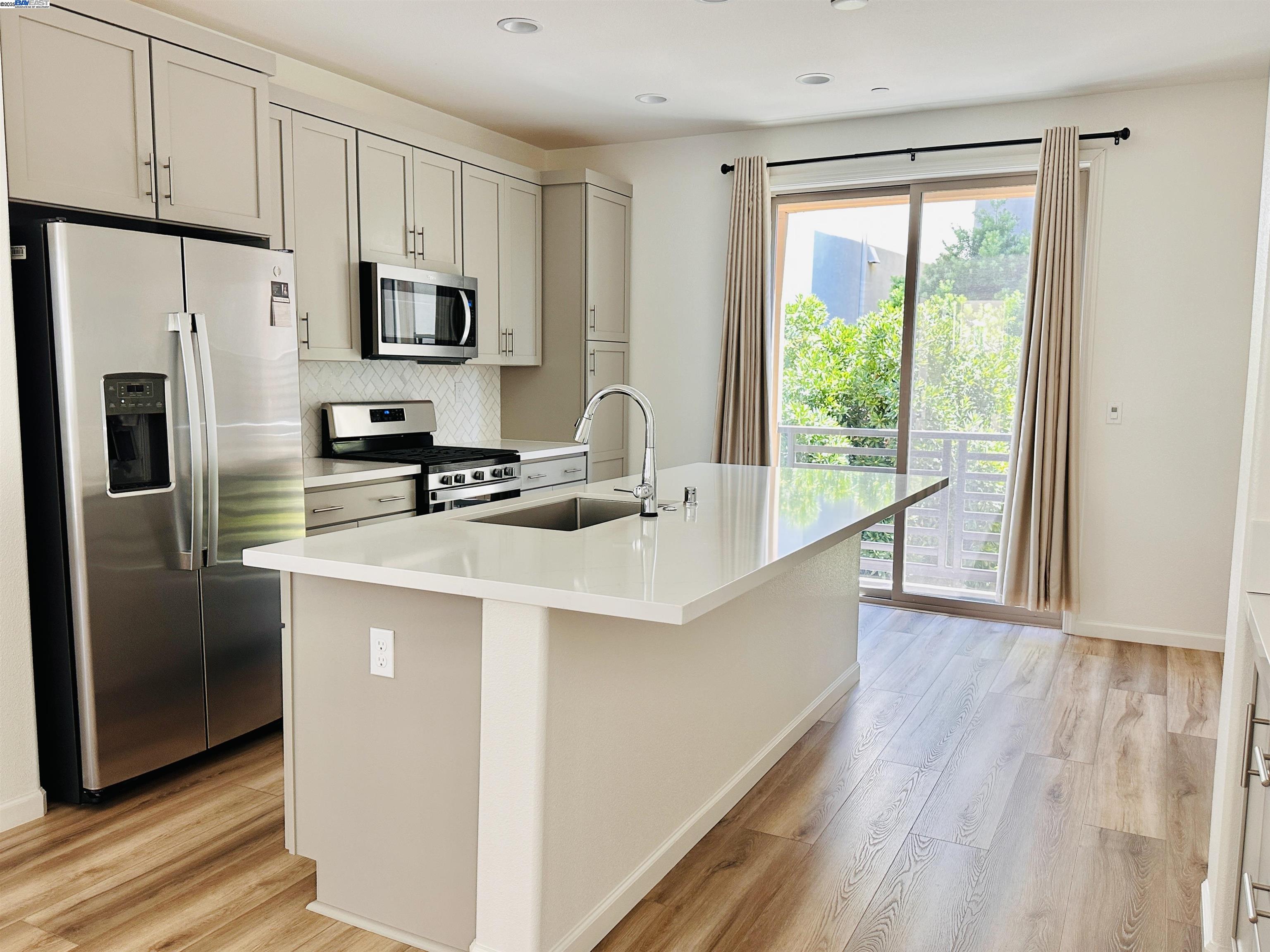 Detail Gallery Image 6 of 20 For 2829 Saltpond Cmn, Livermore,  CA 94550 - 3 Beds | 3/1 Baths