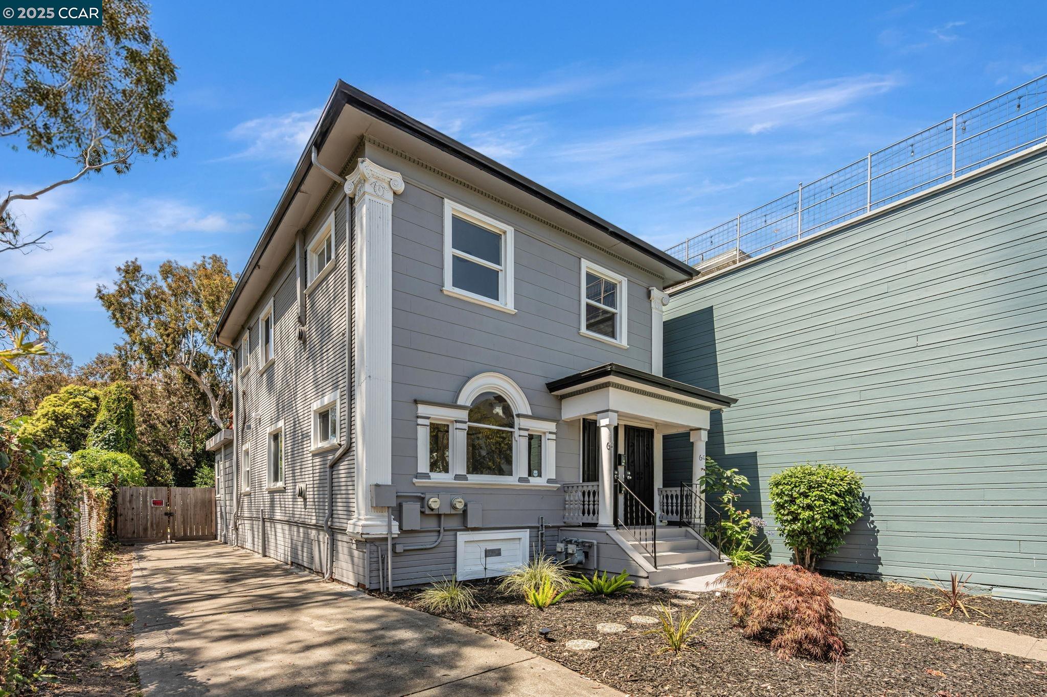 Detail Gallery Image 2 of 40 For 601 32nd St., Oakland,  CA 94609 - – Beds | – Baths