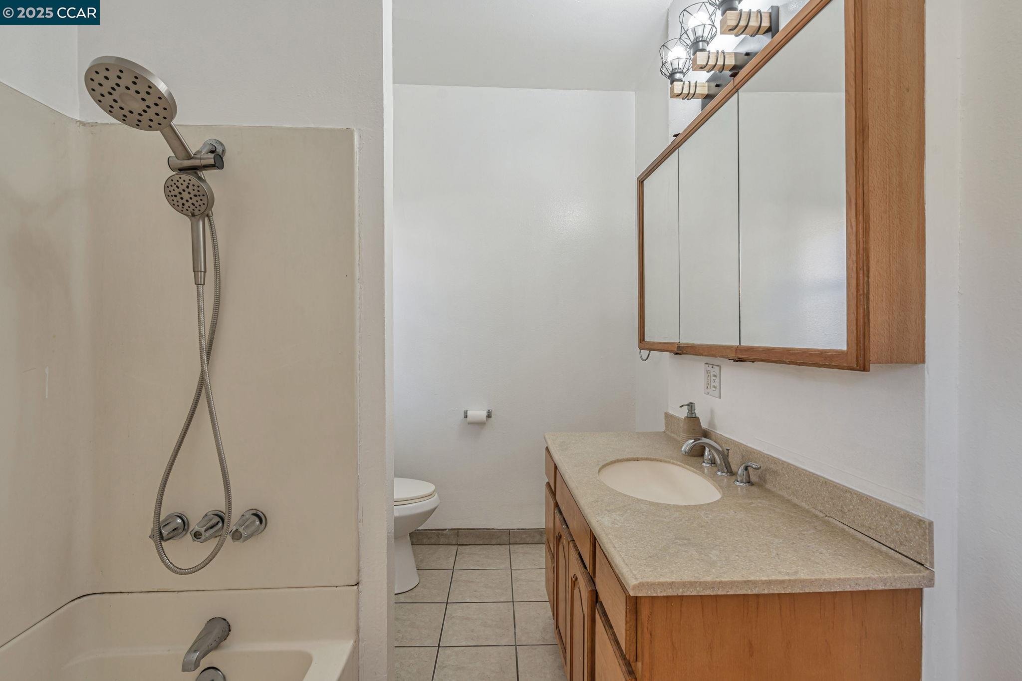 Detail Gallery Image 18 of 40 For 601 32nd St., Oakland,  CA 94609 - – Beds | – Baths
