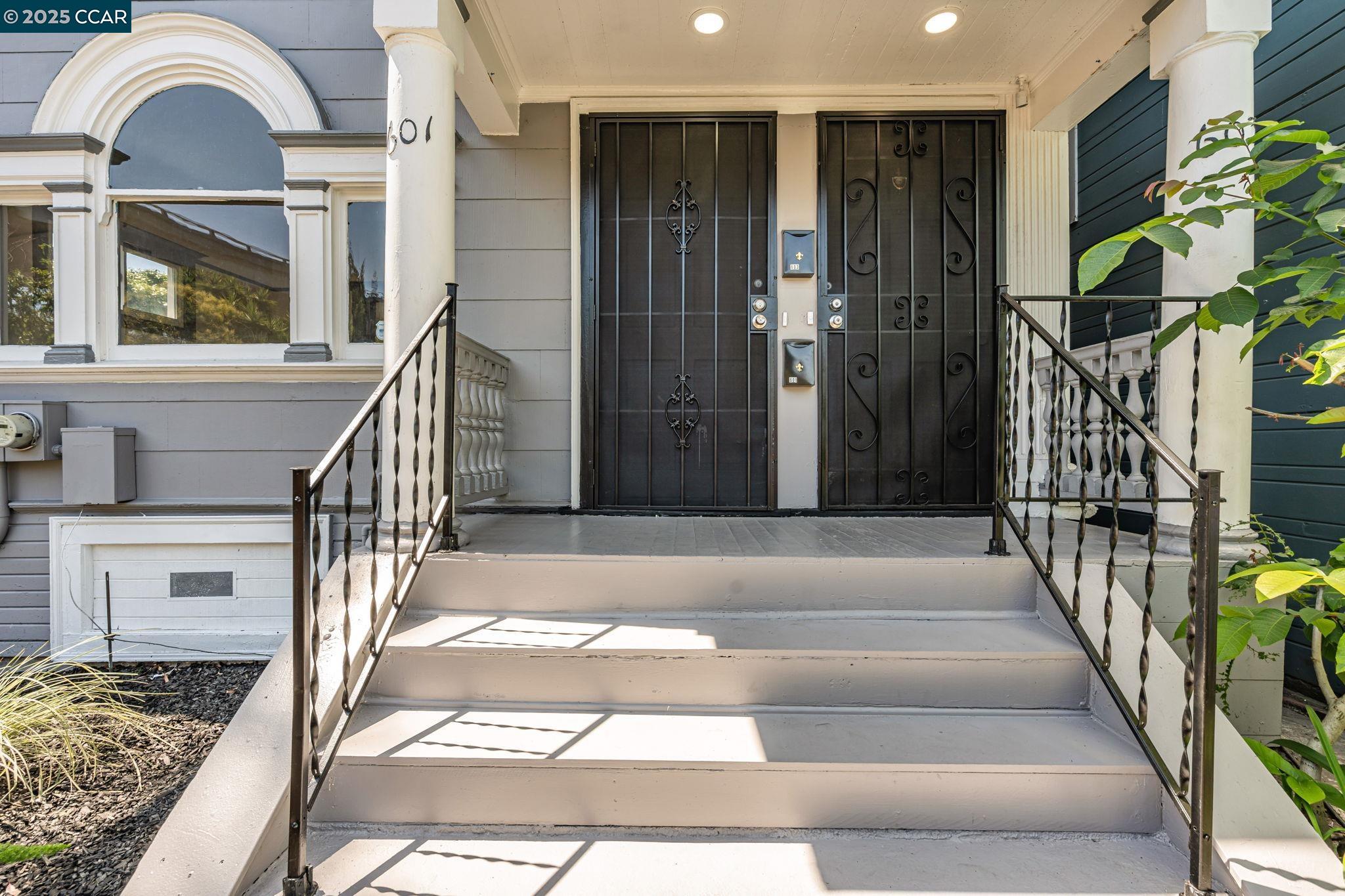 Detail Gallery Image 4 of 40 For 601 32nd St., Oakland,  CA 94609 - – Beds | – Baths