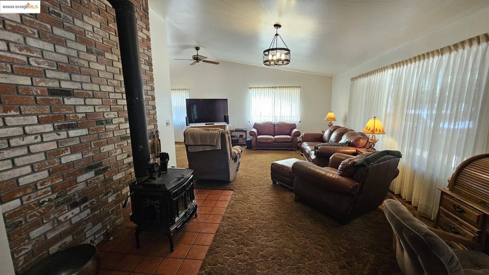 Detail Gallery Image 10 of 34 For 2367 Woodhouse Mine Rd, West Point,  CA 95255 - 2 Beds | 2 Baths
