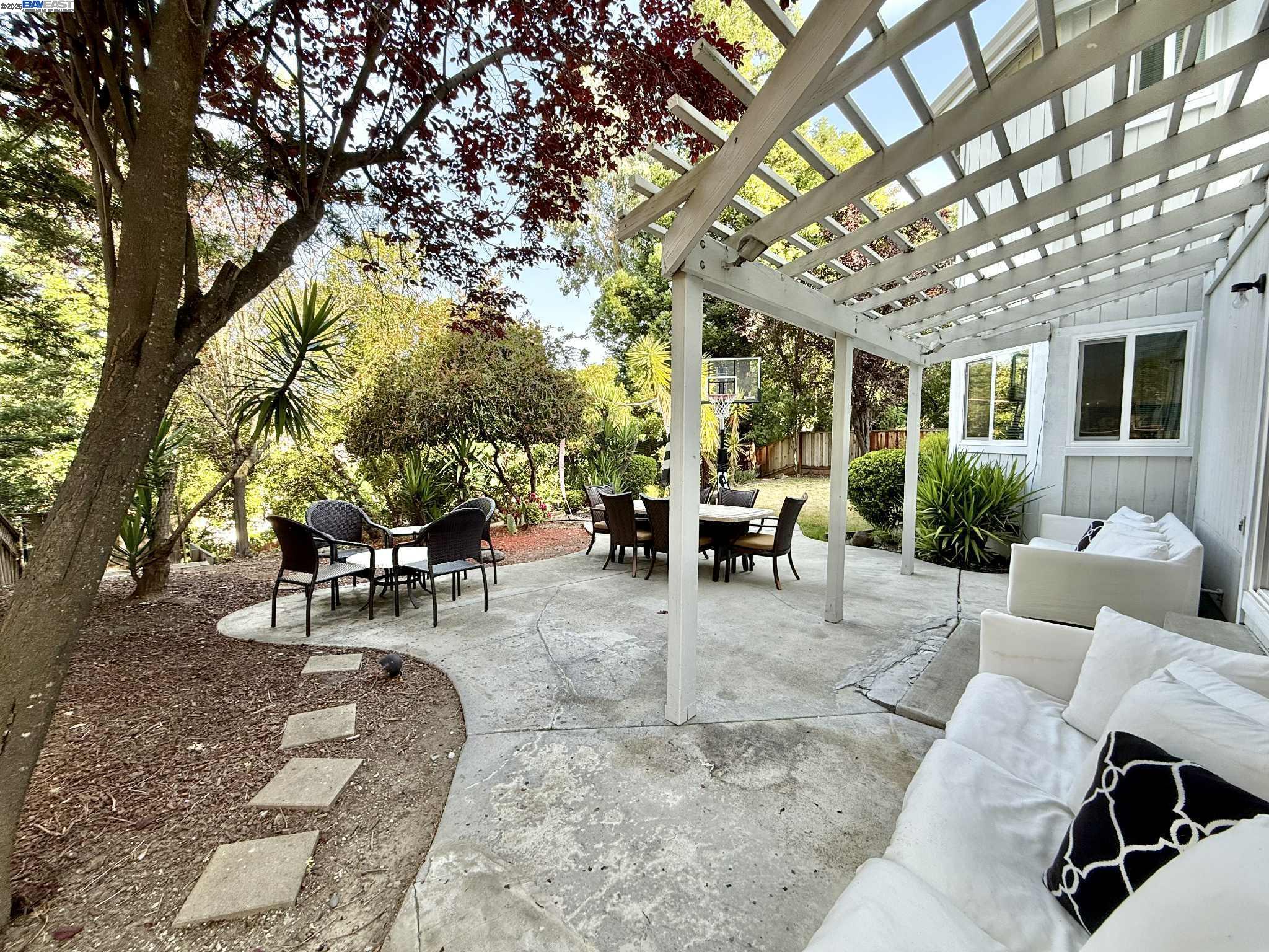 3828 COTTONWOOD DR, Danville, California 94506, 4 Bedrooms Bedrooms, 9 Rooms Rooms,3 BathroomsBathrooms,Residential Lease,For Rent,3828 COTTONWOOD DR,41102465