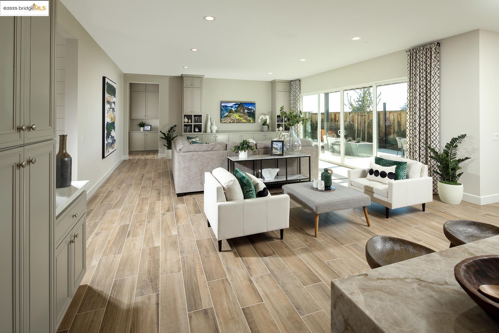 Detail Gallery Image 5 of 12 For 158 Continente Ave, Brentwood,  CA 94513 - 4 Beds | 3/1 Baths