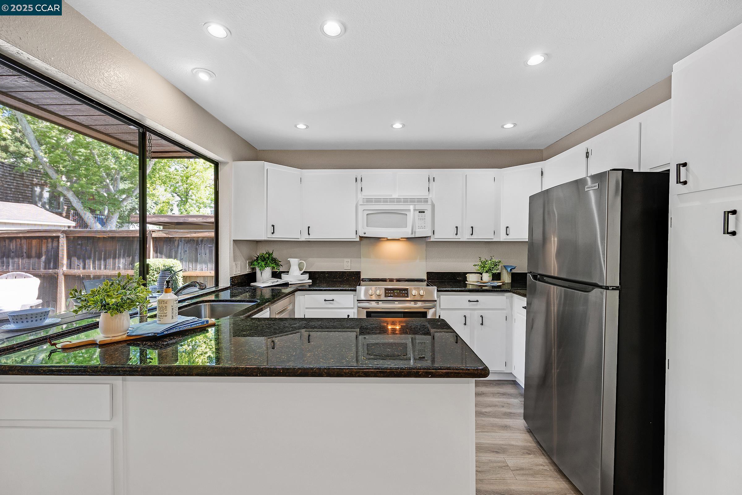 Photo #11: 41102483 Listing: Photo #11