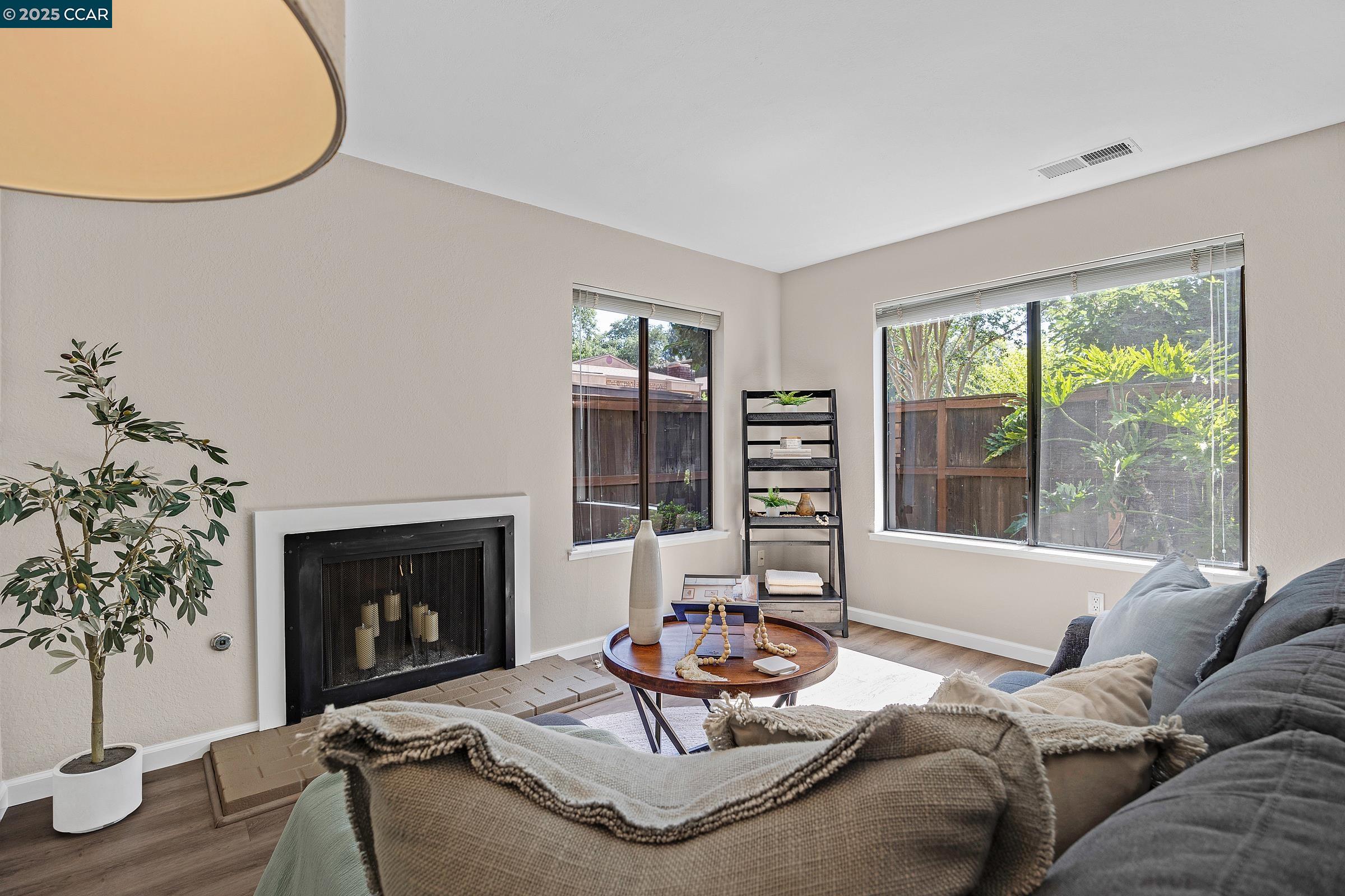 Photo #5: 41102483 Listing 