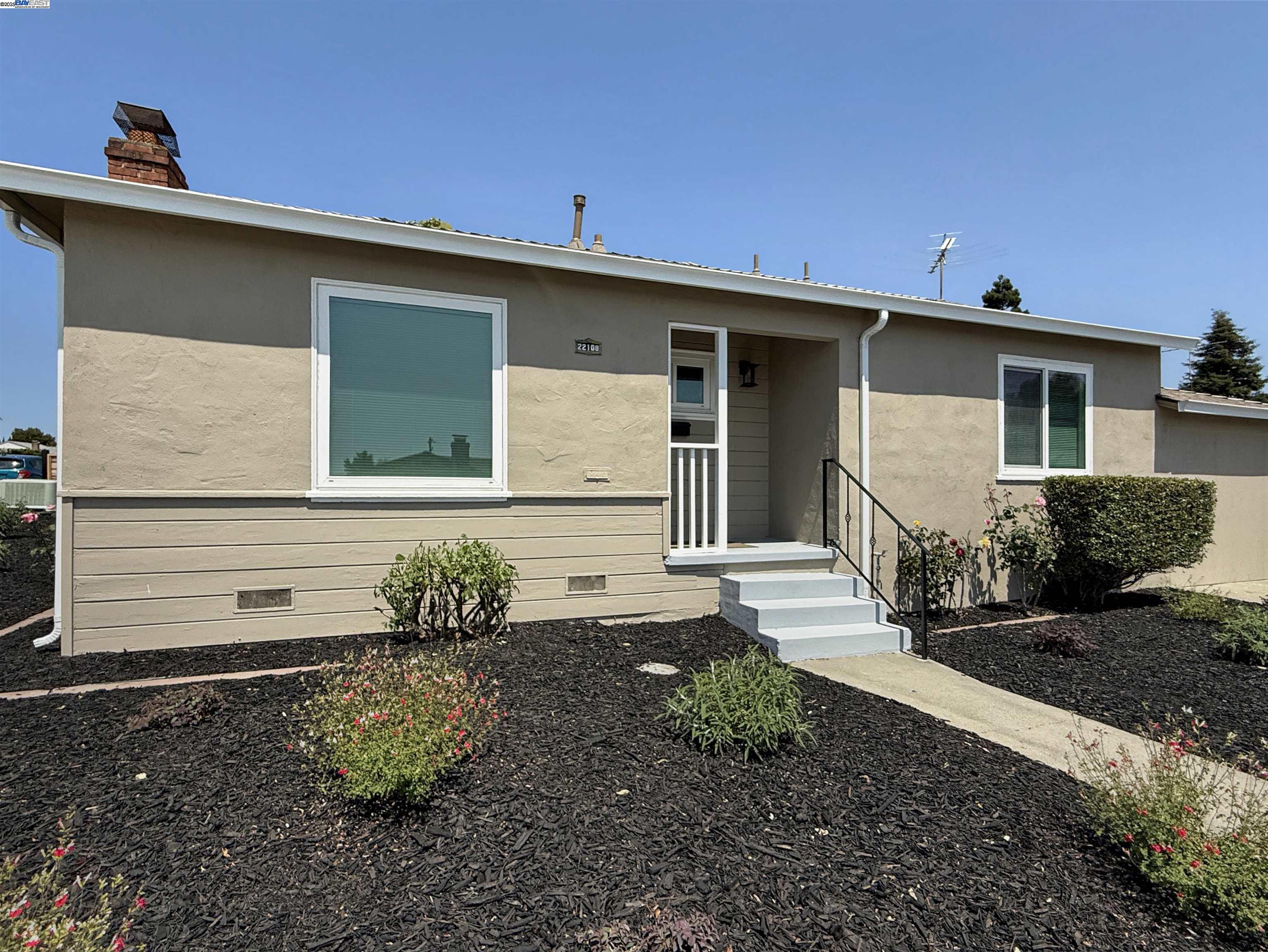 Detail Gallery Image 1 of 1 For 22108 Moyers St, Castro Valley,  CA 94546 - 3 Beds | 1 Baths