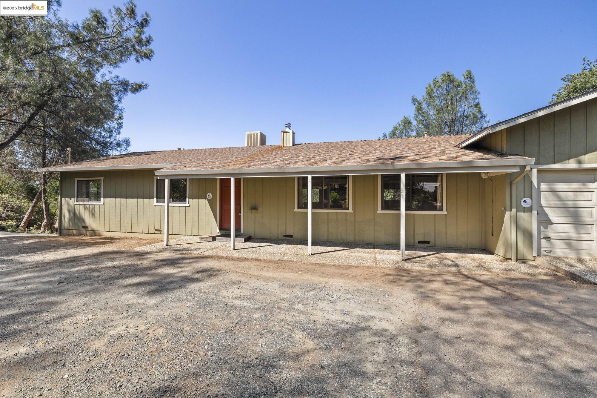 Detail Gallery Image 3 of 35 For 11828 Campo Seco Rd, Sonora,  CA 95370 - 3 Beds | 2 Baths