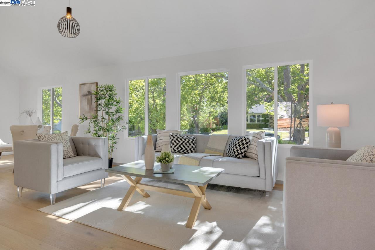 Detail Gallery Image 2 of 40 For 560 Old Orchard Drive, Danville,  CA 94526 - 4 Beds | 2/1 Baths