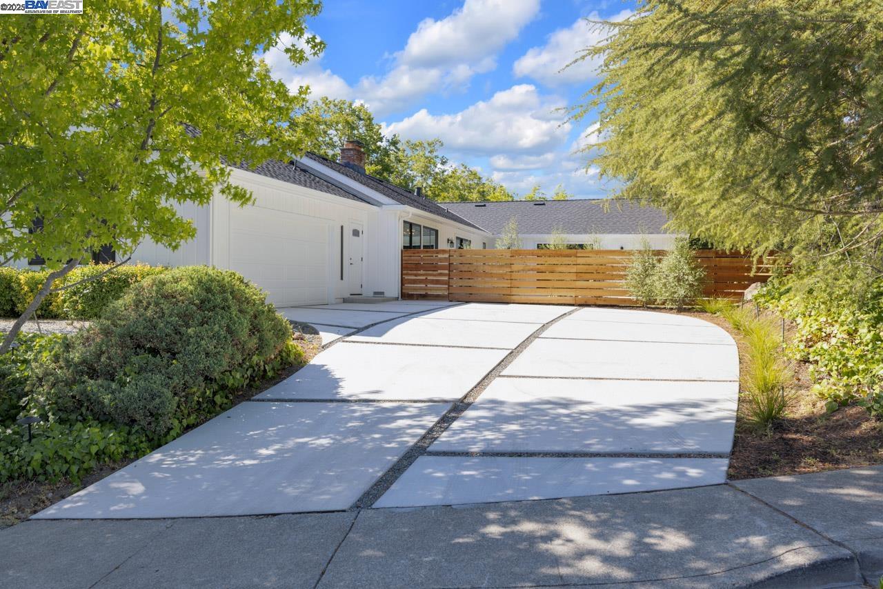 Detail Gallery Image 17 of 40 For 560 Old Orchard Drive, Danville,  CA 94526 - 4 Beds | 2/1 Baths
