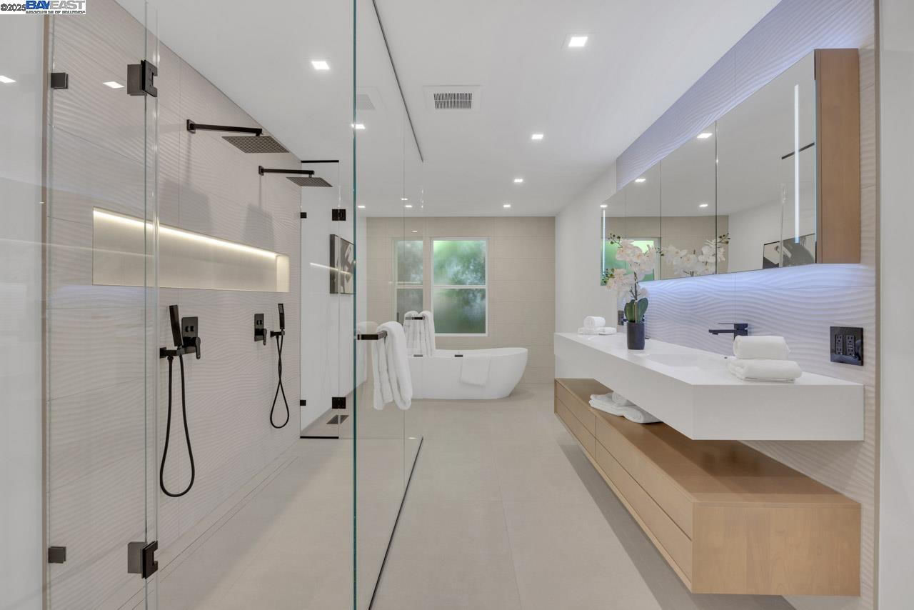 Detail Gallery Image 4 of 40 For 560 Old Orchard Drive, Danville,  CA 94526 - 4 Beds | 2/1 Baths