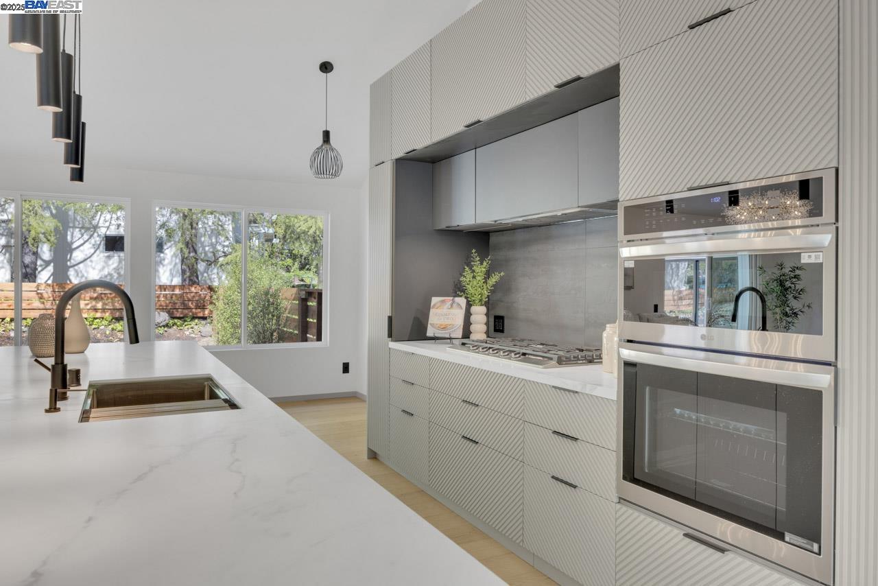 Detail Gallery Image 5 of 40 For 560 Old Orchard Drive, Danville,  CA 94526 - 4 Beds | 2/1 Baths