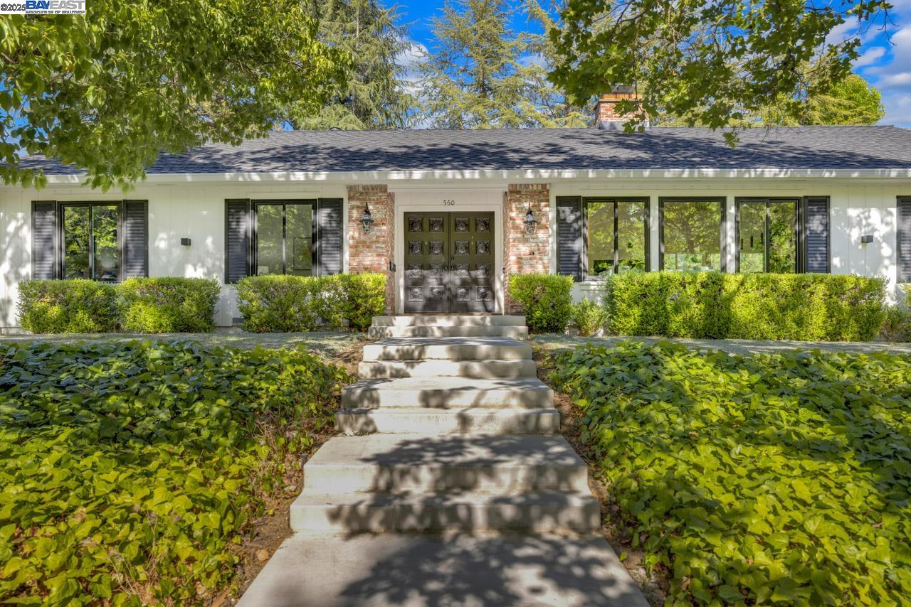 Detail Gallery Image 8 of 40 For 560 Old Orchard Drive, Danville,  CA 94526 - 4 Beds | 2/1 Baths