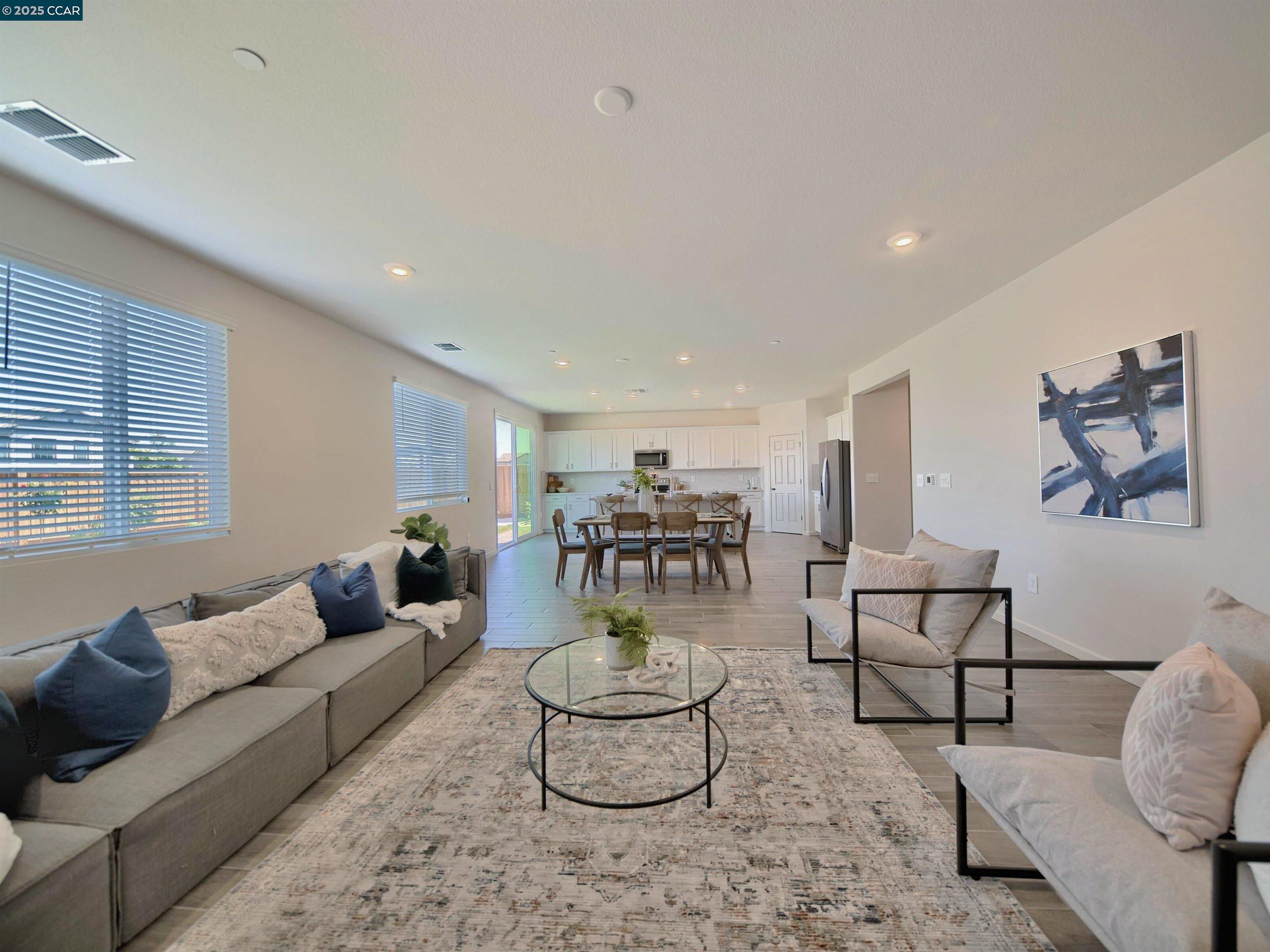 Detail Gallery Image 10 of 59 For 5445 Oneida Way, Antioch,  CA 94509 - 4 Beds | 3 Baths