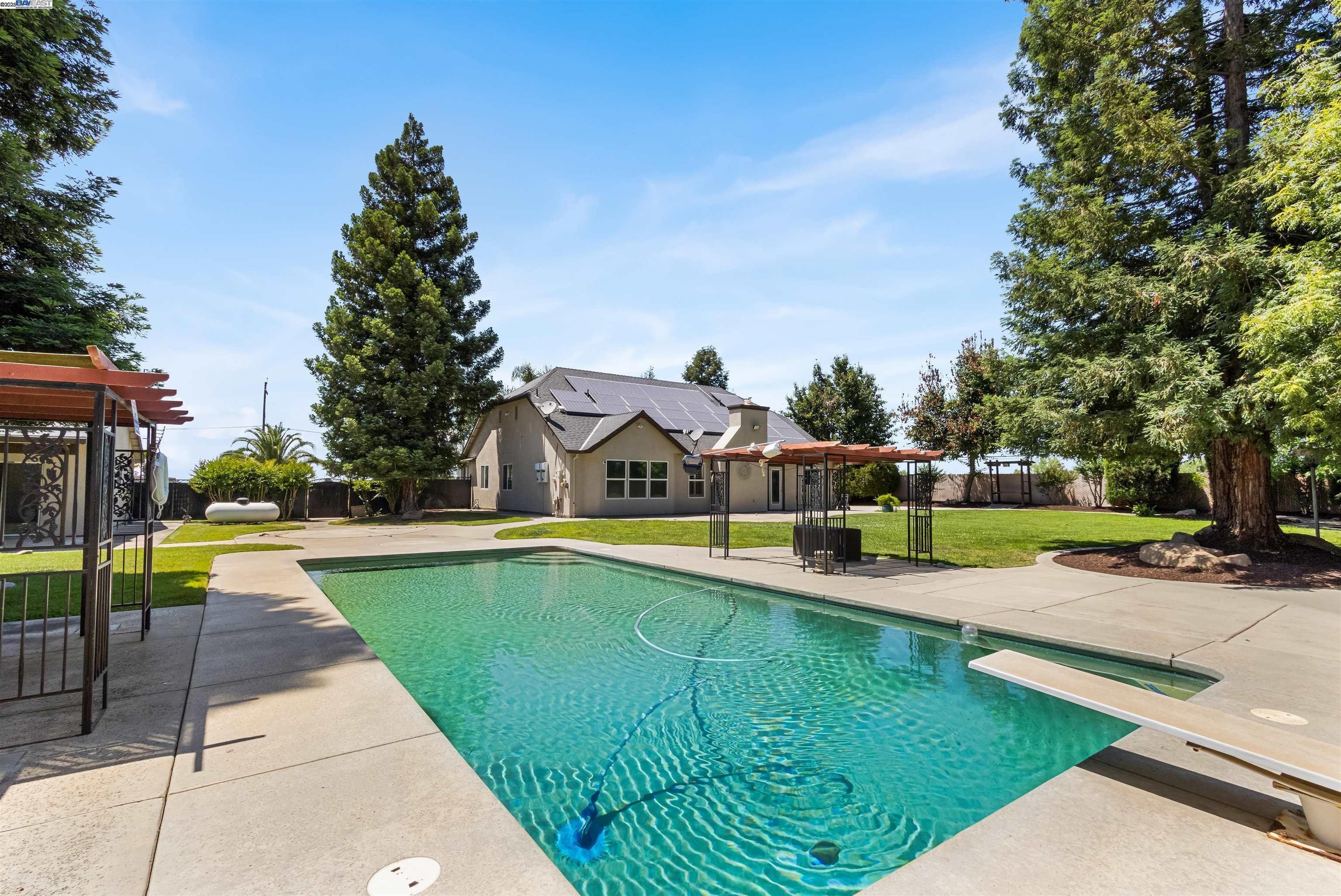 Detail Gallery Image 13 of 60 For 5974 Hillcrest Rd, Merced,  CA 95340 - 4 Beds | 2/1 Baths