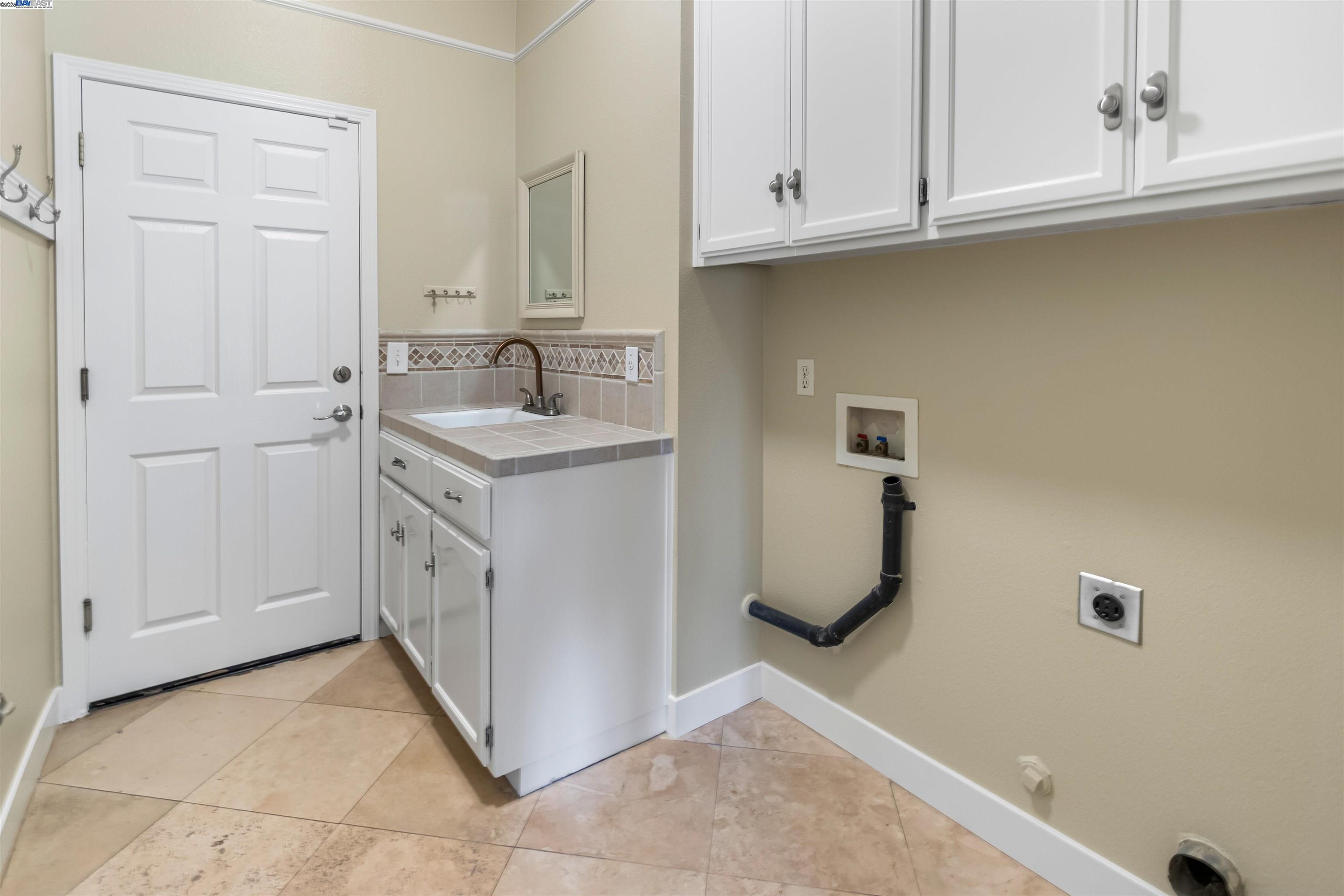 Detail Gallery Image 34 of 60 For 5974 Hillcrest Rd, Merced,  CA 95340 - 4 Beds | 2/1 Baths