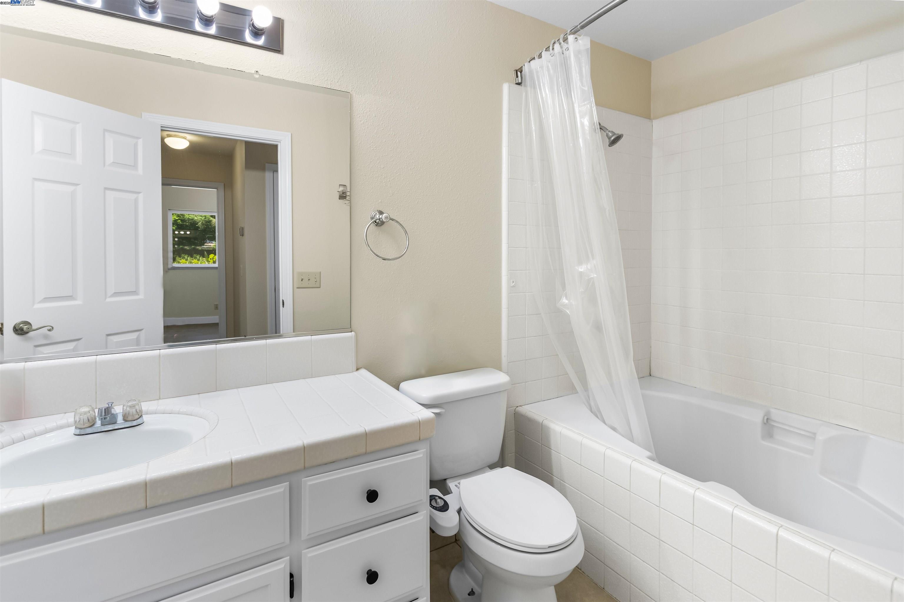Detail Gallery Image 6 of 60 For 5974 Hillcrest Rd, Merced,  CA 95340 - 4 Beds | 2/1 Baths