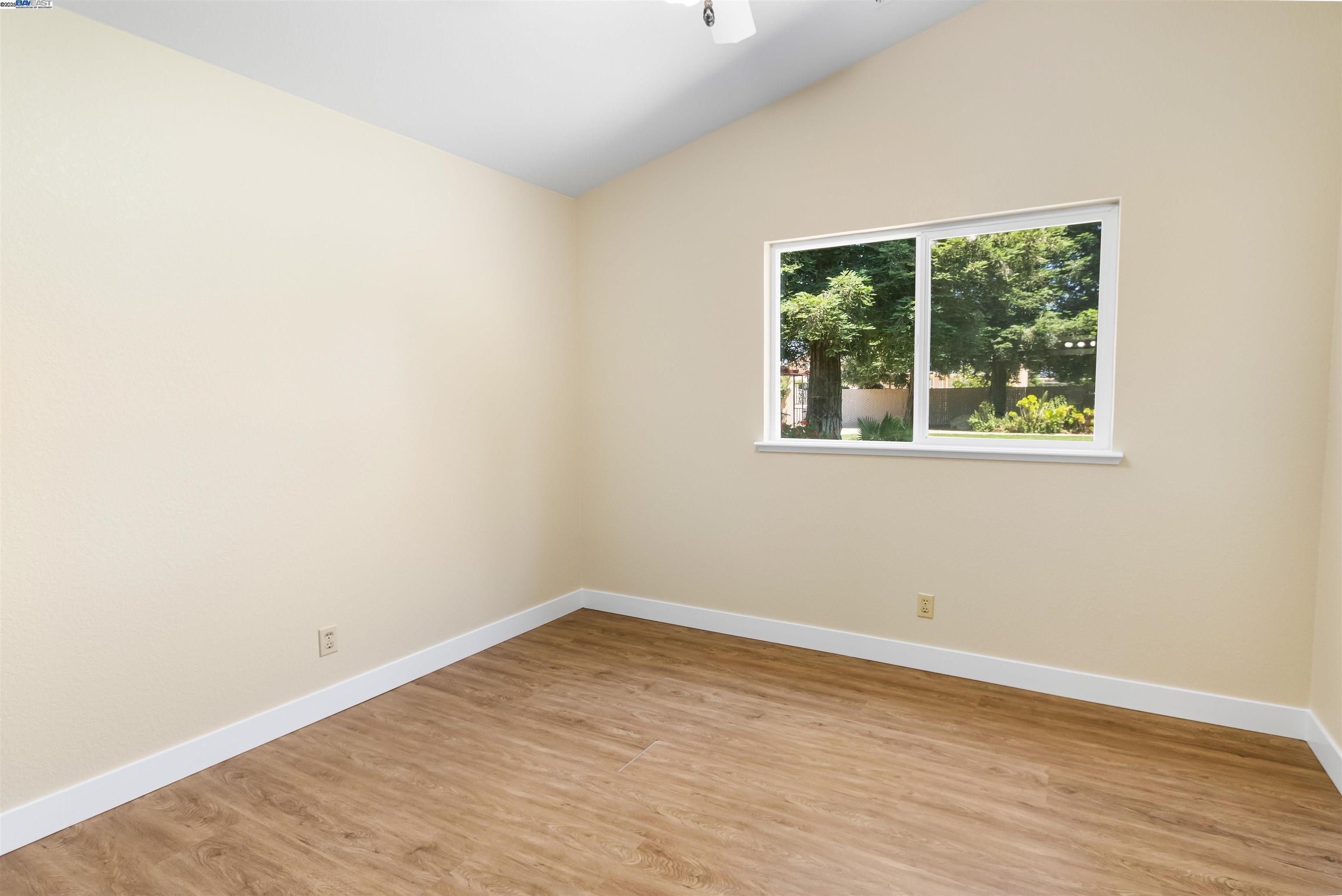 Detail Gallery Image 7 of 60 For 5974 Hillcrest Rd, Merced,  CA 95340 - 4 Beds | 2/1 Baths